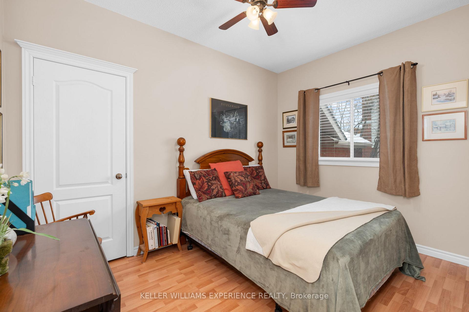 Photo 7 of 33 Allsop Crescent, Barrie, Holly — HOMEH