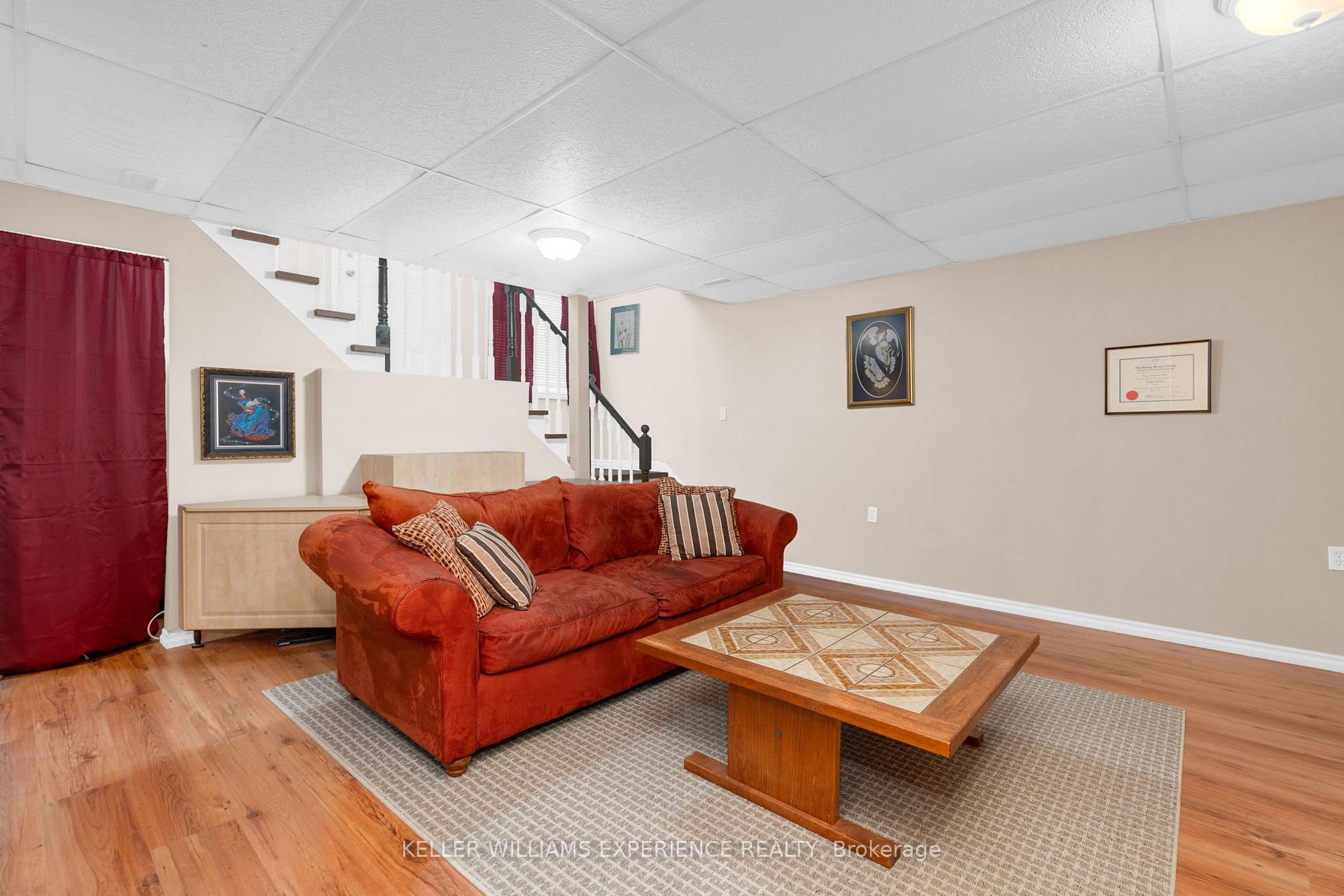 Photo 14 of 33 Allsop Crescent, Barrie, Holly — HOMEH