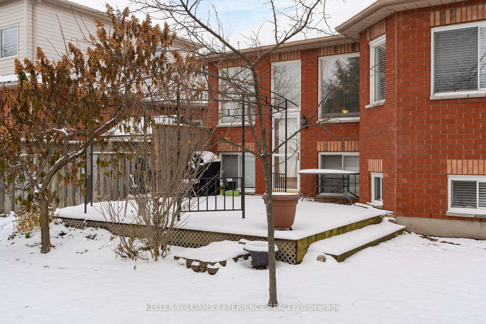 Photo 18 of 33 Allsop Crescent, Barrie, Holly — HOMEH
