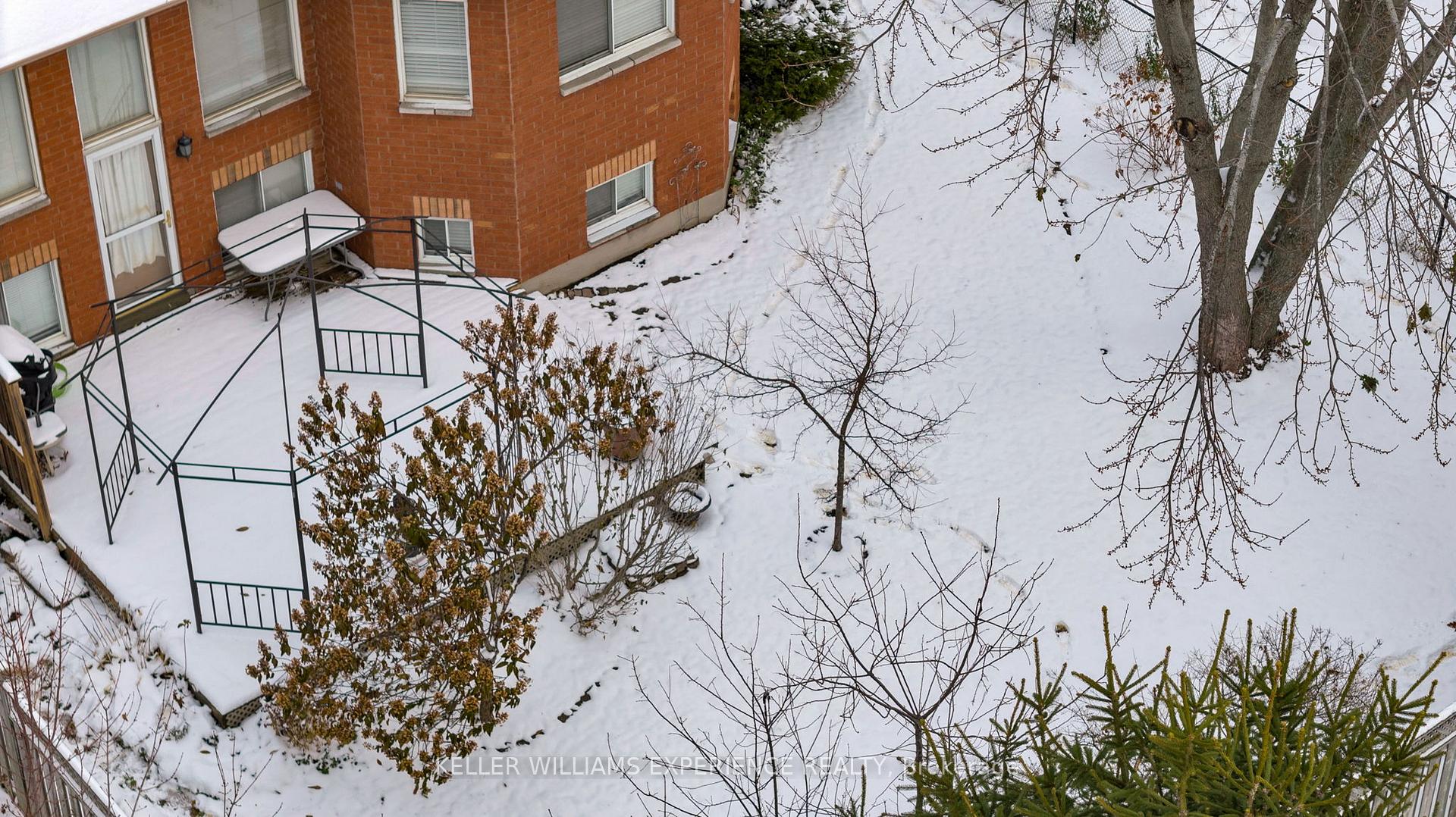 Photo 30 of 33 Allsop Crescent, Barrie, Holly — HOMEH