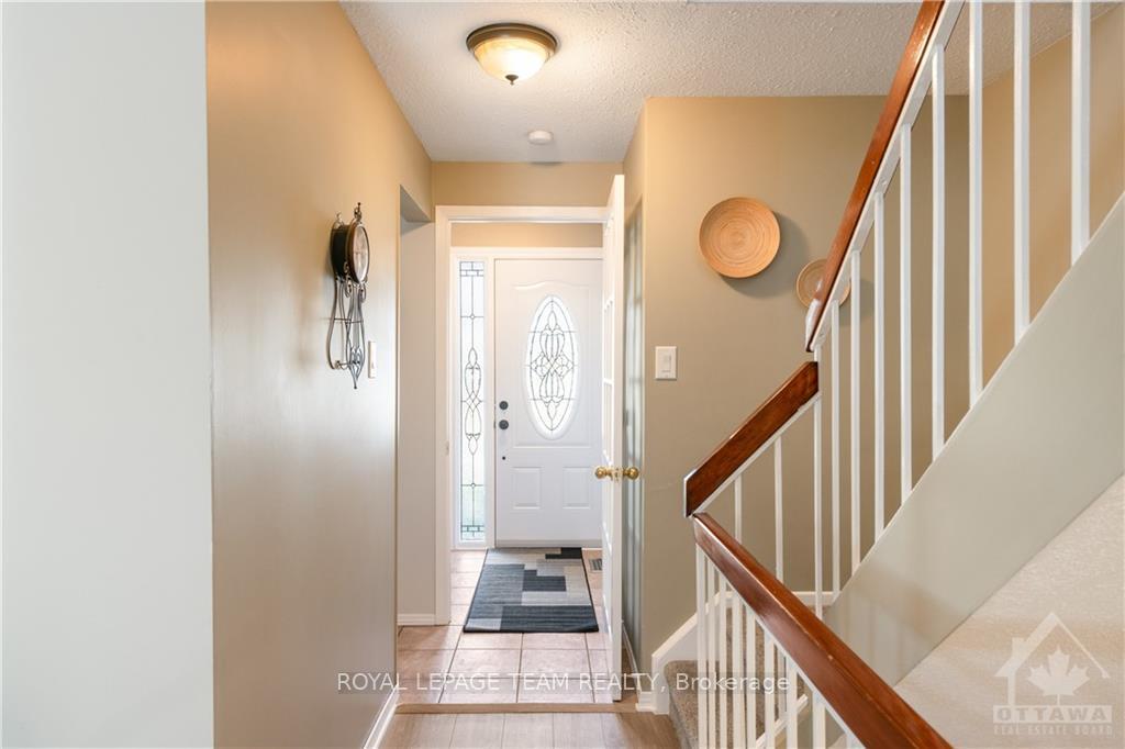 Photo 2 of 368 Duval Lane, Ottawa, Queenswood Heights South — HOMEH
