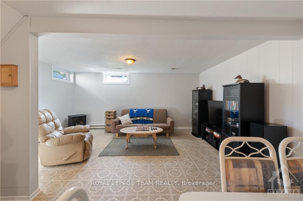 Photo 10 of 368 Duval Lane, Ottawa, Queenswood Heights South — HOMEH