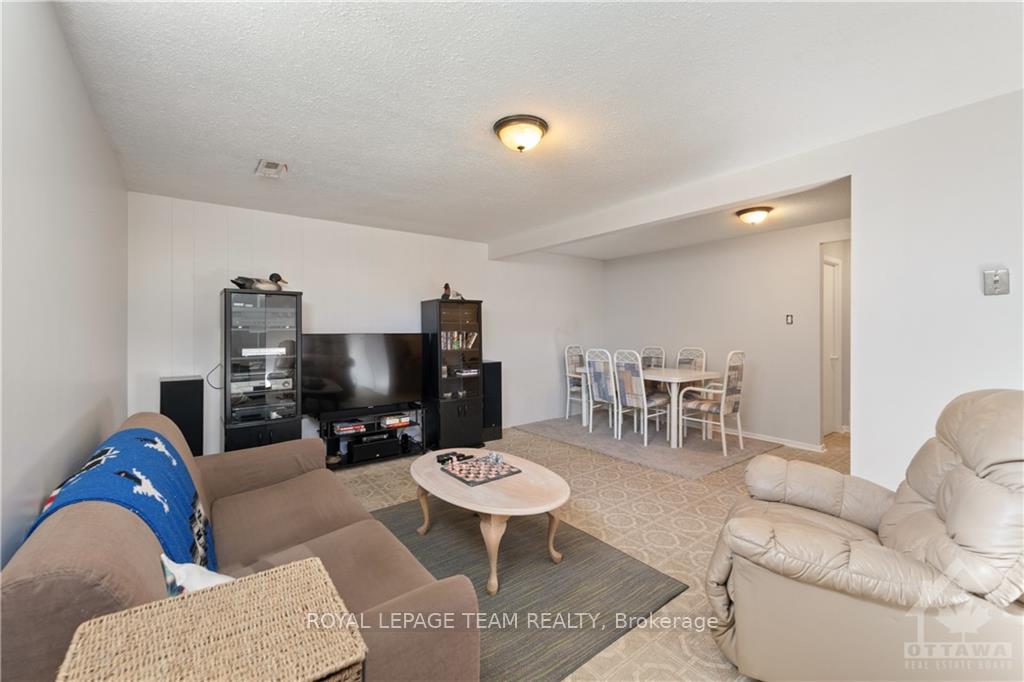 Photo 11 of 368 Duval Lane, Ottawa, Queenswood Heights South — HOMEH