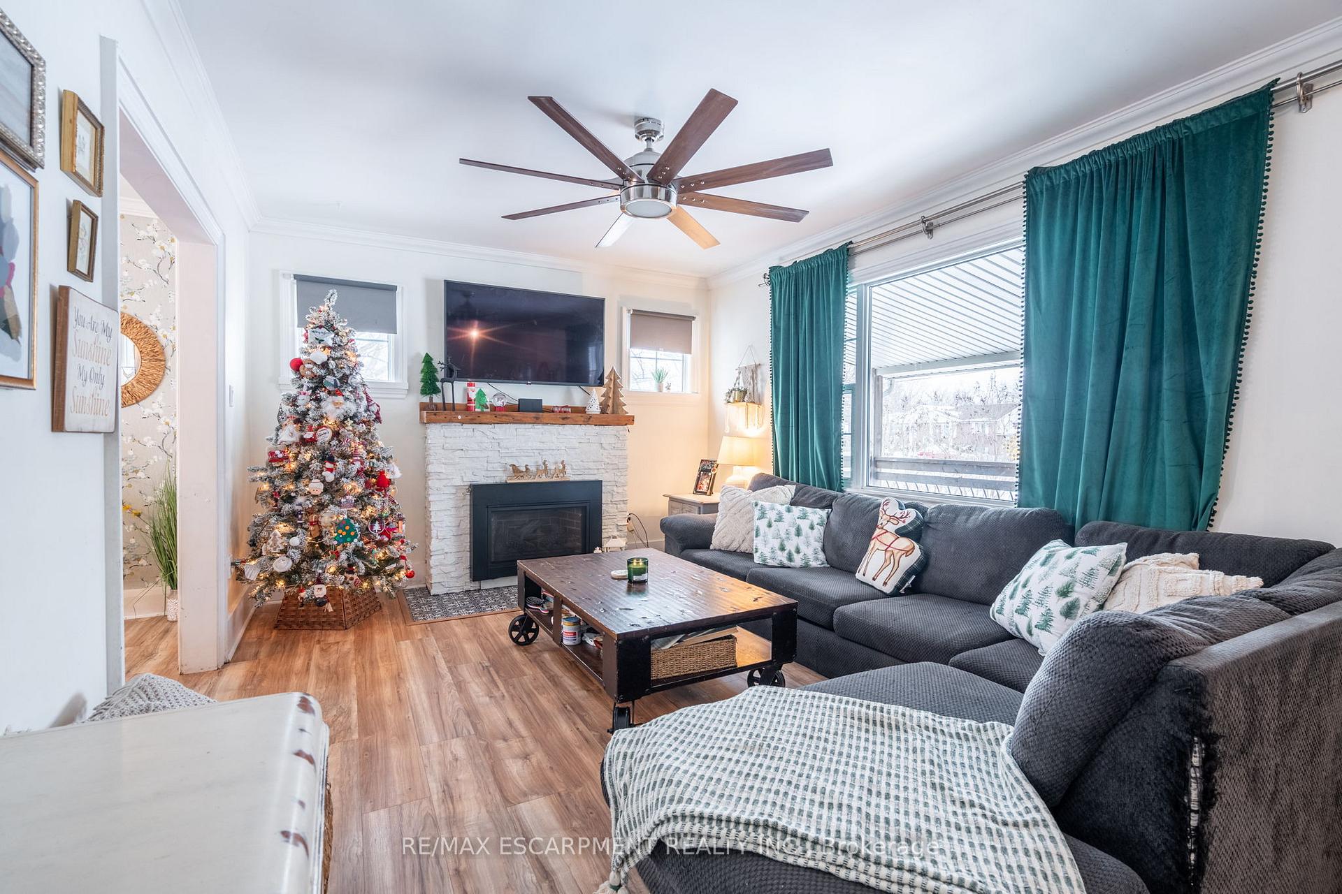 Photo 10 of 529 Forks Road, Welland, Broadway — HOMEH