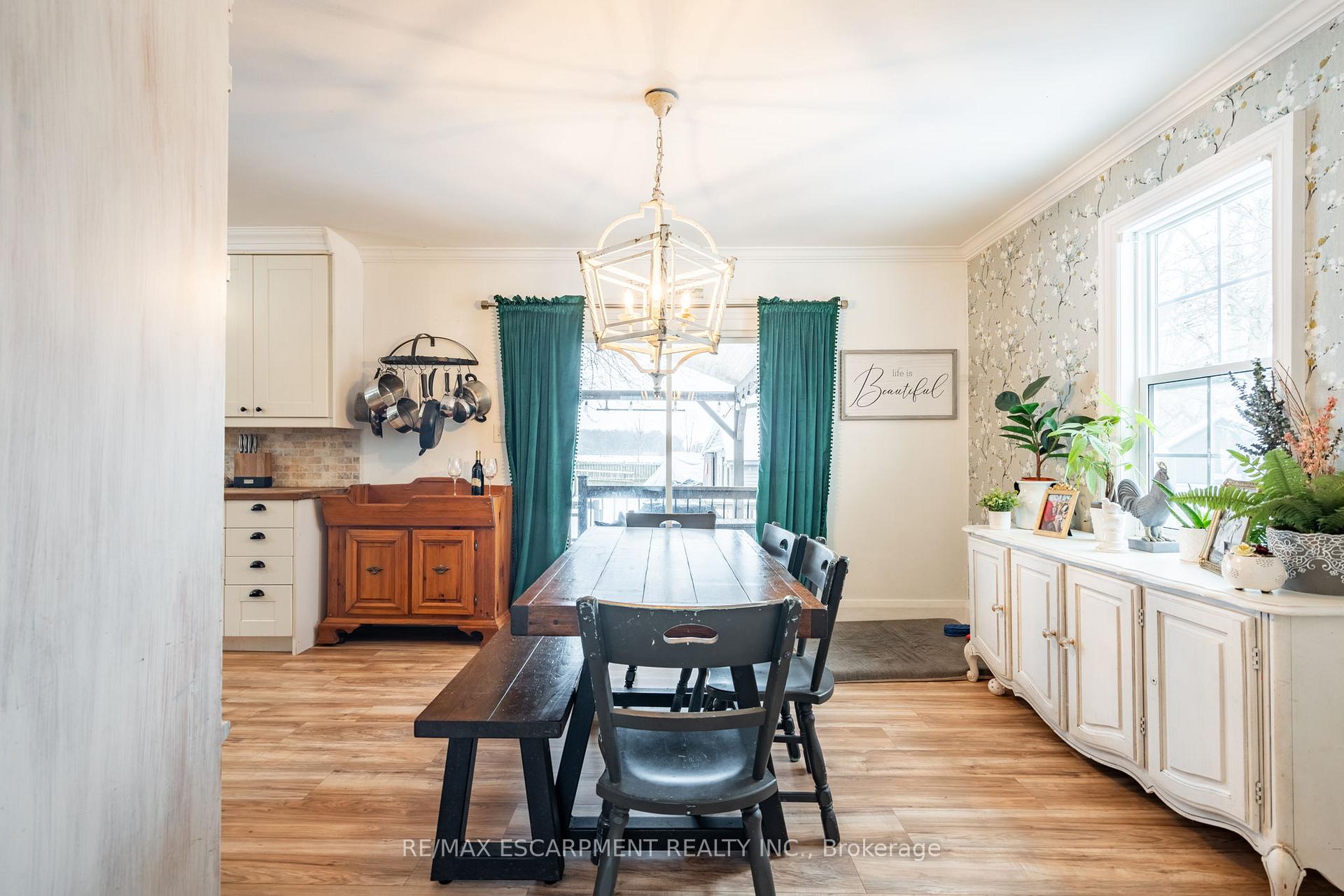 Photo 12 of 529 Forks Road, Welland, Broadway — HOMEH