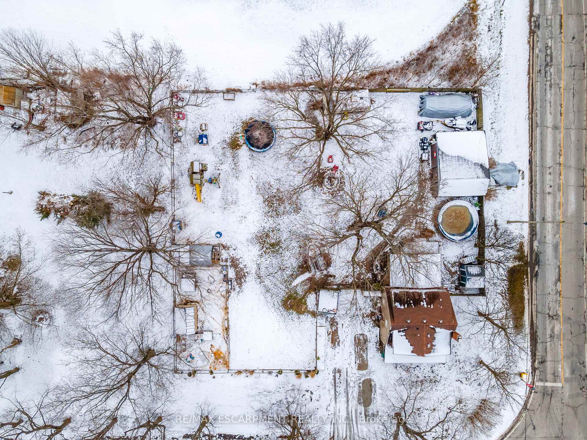 Photo 36 of 529 Forks Road, Welland, Broadway — HOMEH