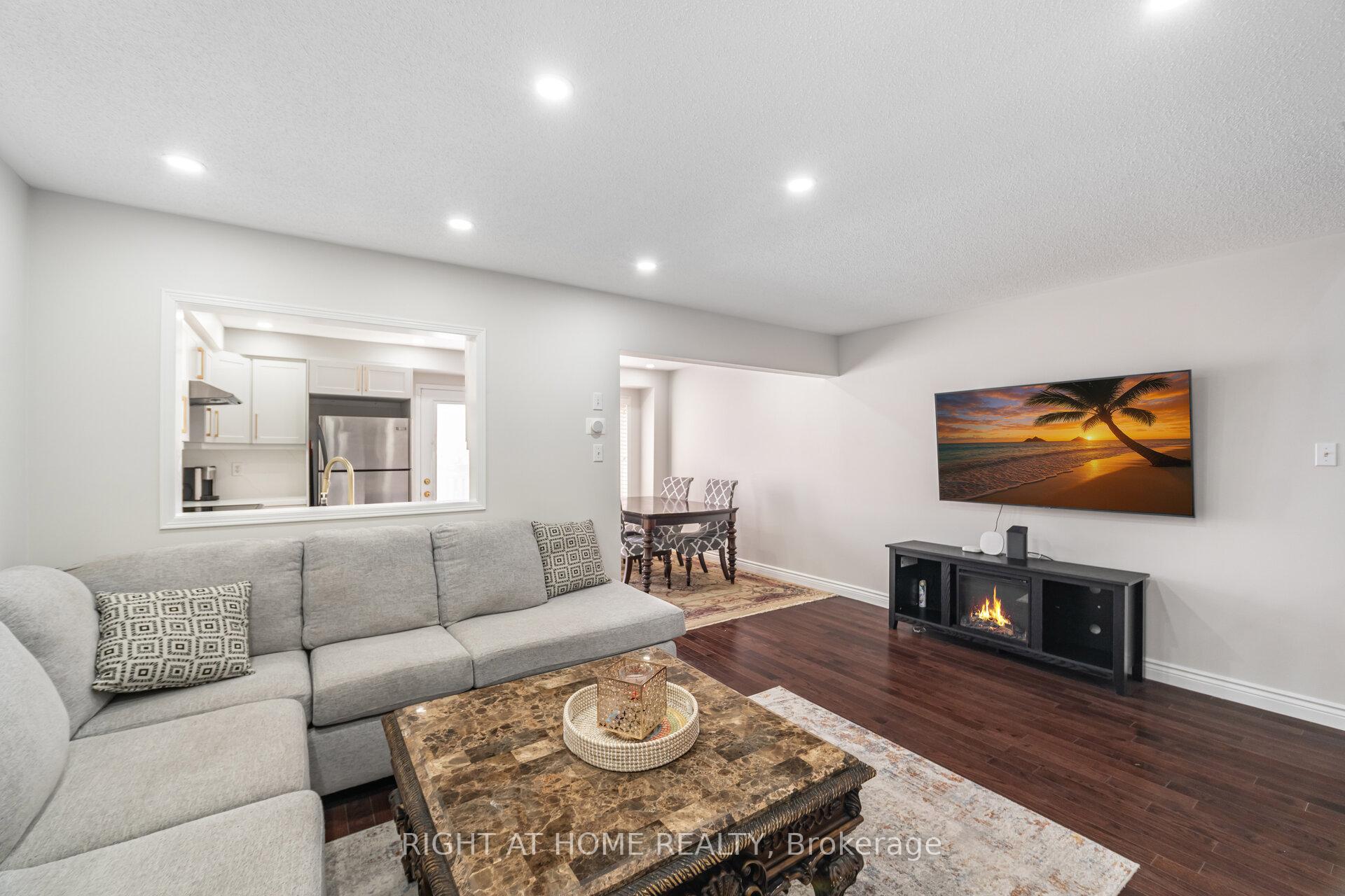 Photo 15 of 131 Crystal Glen Crescent, Brampton, Credit Valley — HOMEH