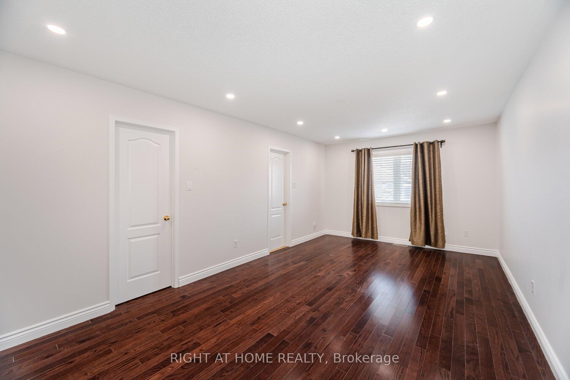 Photo 21 of 131 Crystal Glen Crescent, Brampton, Credit Valley — HOMEH
