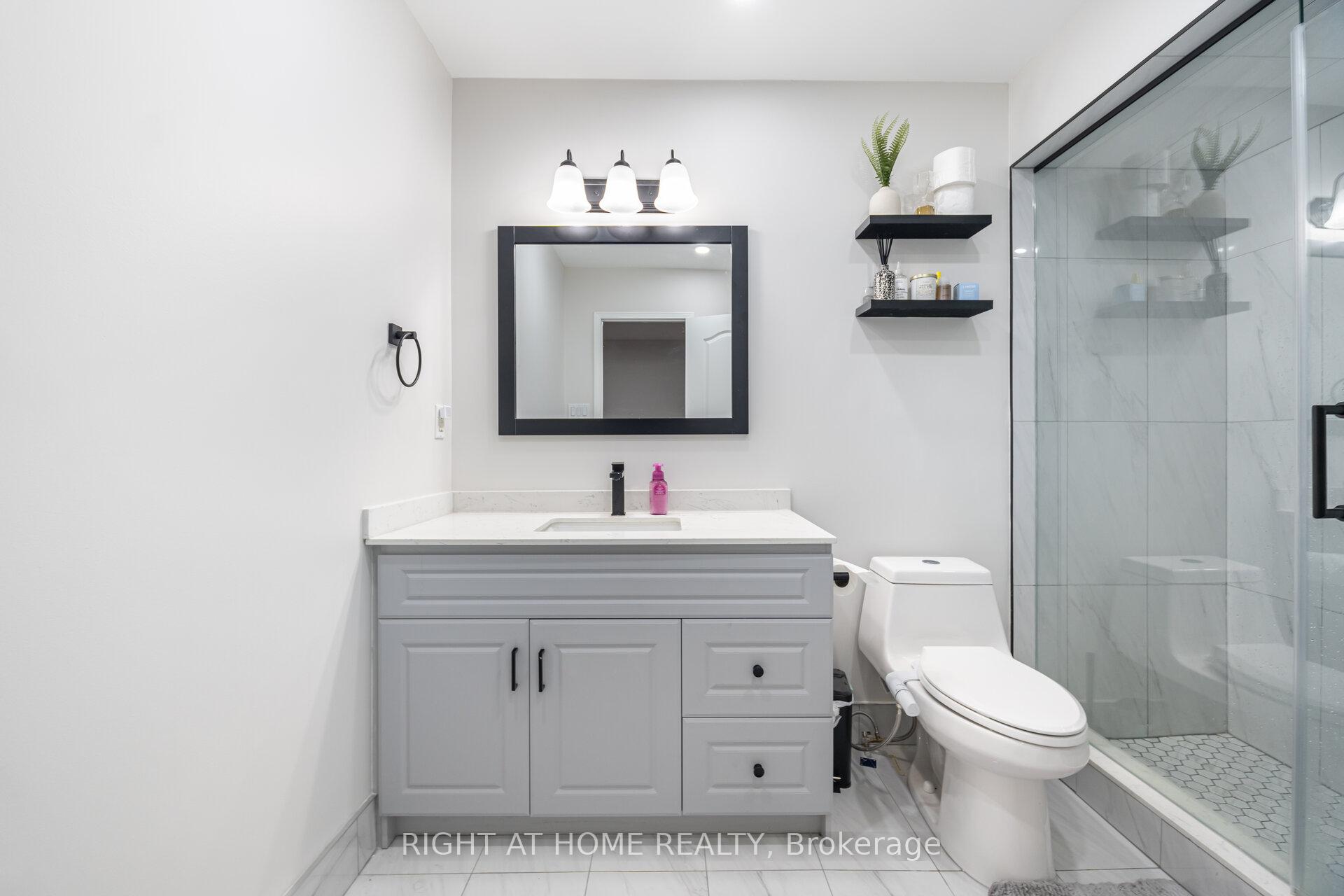 Photo 29 of 131 Crystal Glen Crescent, Brampton, Credit Valley — HOMEH