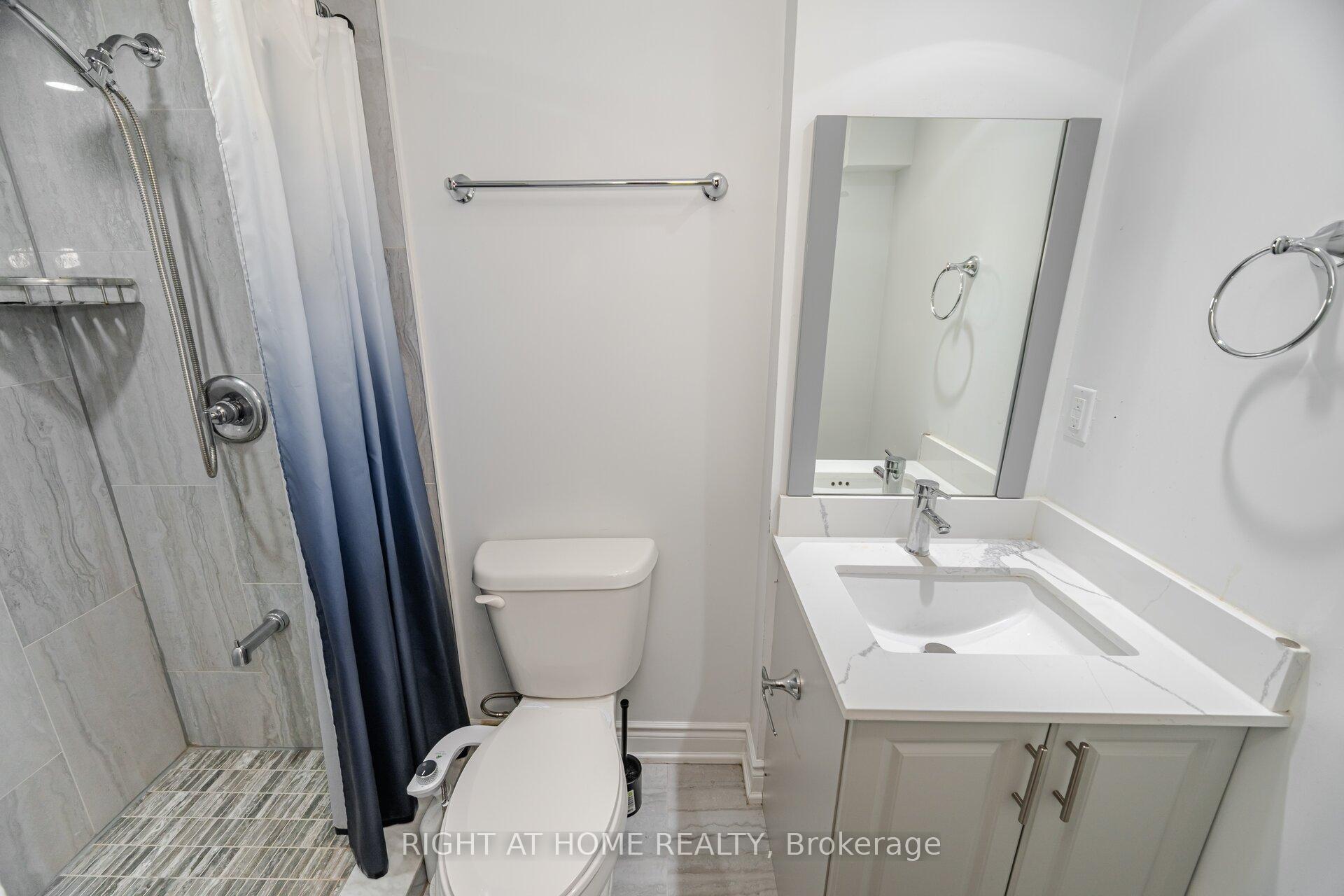 Photo 36 of 131 Crystal Glen Crescent, Brampton, Credit Valley — HOMEH