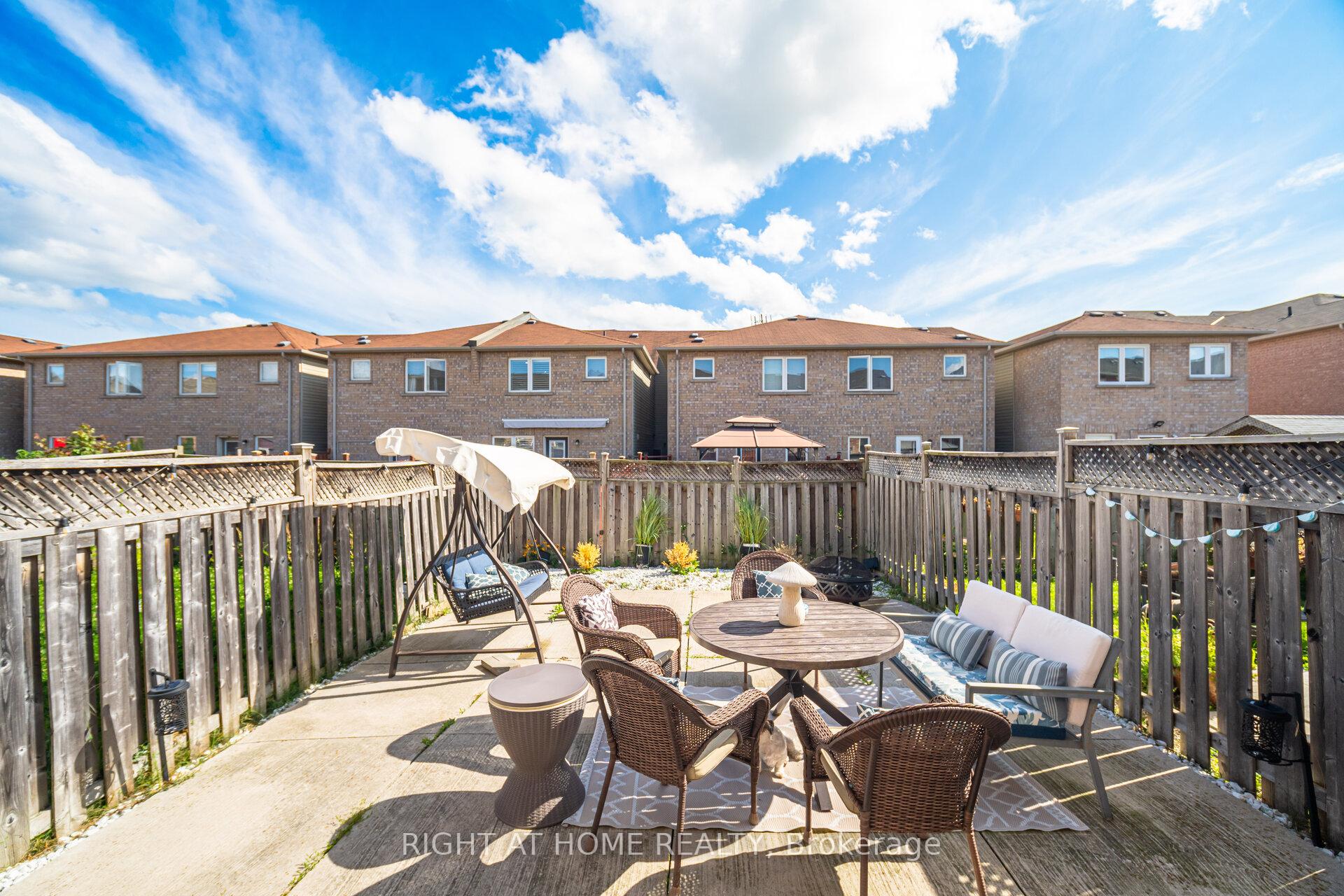 Photo 37 of 131 Crystal Glen Crescent, Brampton, Credit Valley — HOMEH
