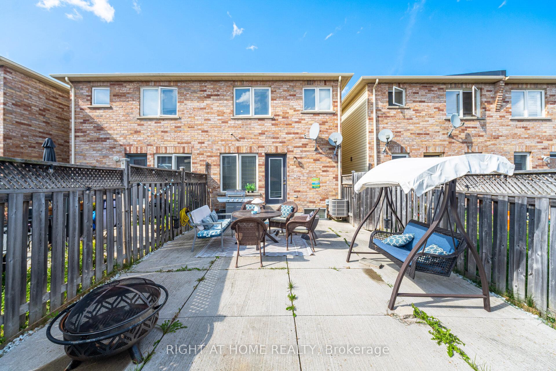 Photo 40 of 131 Crystal Glen Crescent, Brampton, Credit Valley — HOMEH