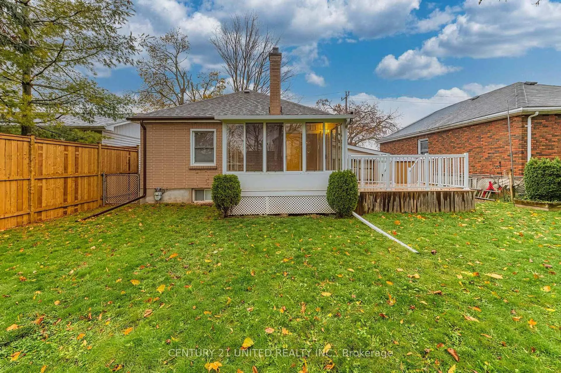 Photo 4 of 835 Barnardo Avenue, Peterborough, Northcrest Ward 5 — HOMEH