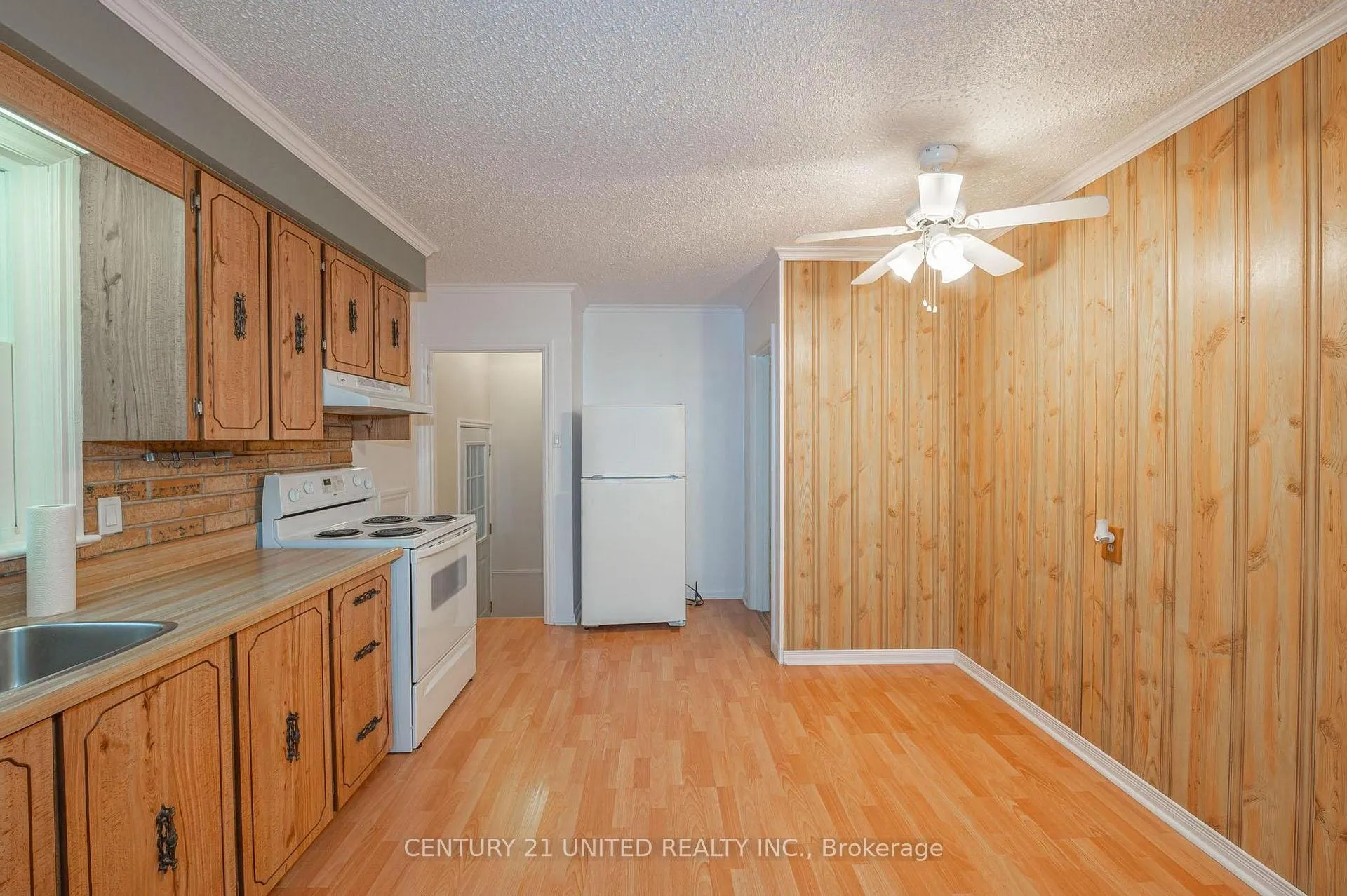 Photo 5 of 835 Barnardo Avenue, Peterborough, Northcrest Ward 5 — HOMEH