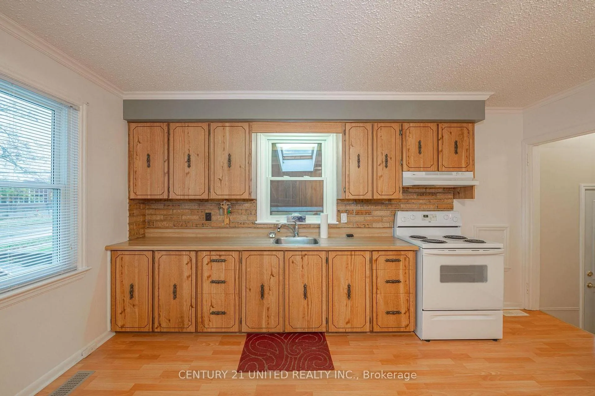 Photo 6 of 835 Barnardo Avenue, Peterborough, Northcrest Ward 5 — HOMEH