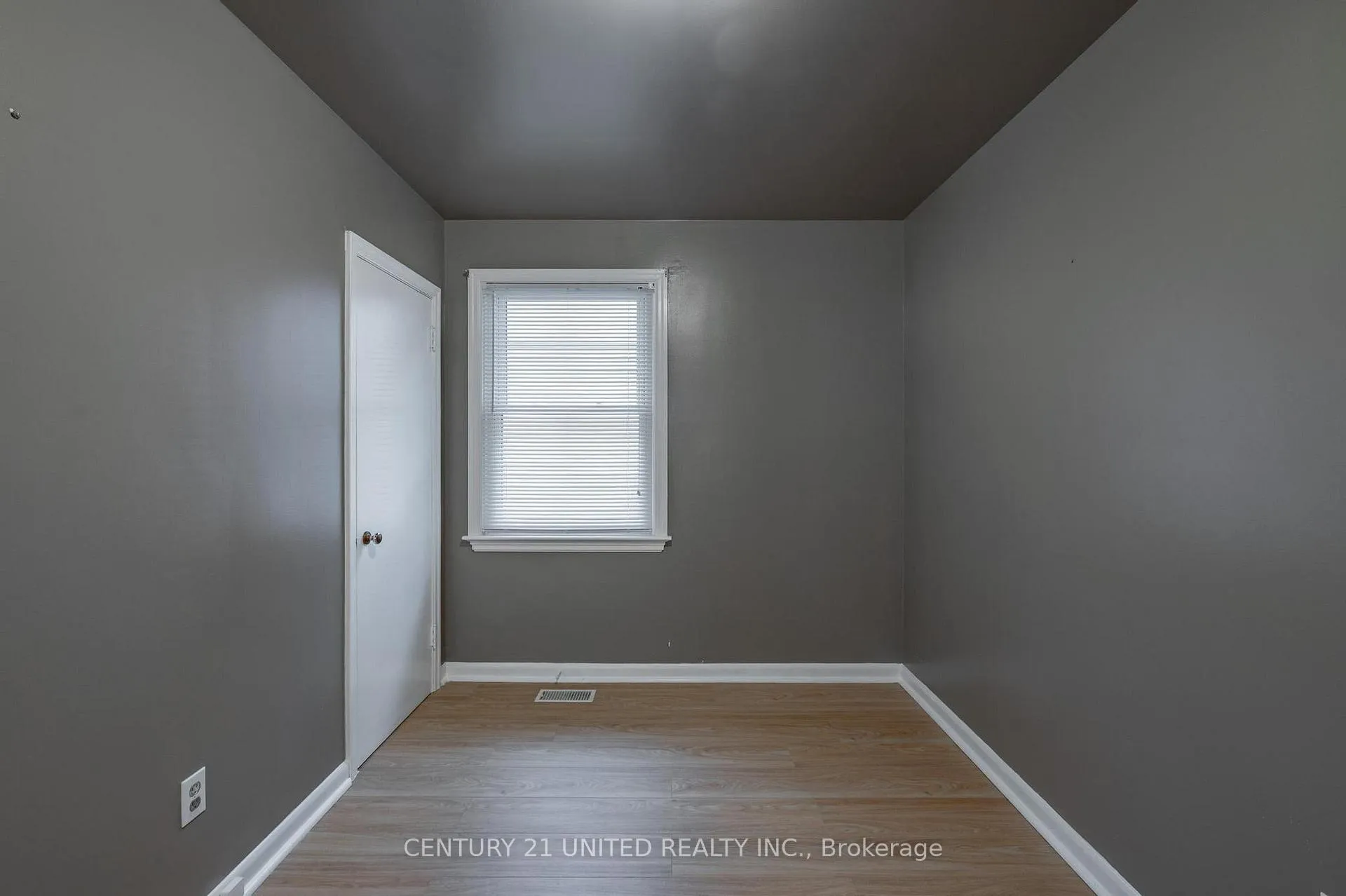 Photo 16 of 835 Barnardo Avenue, Peterborough, Northcrest Ward 5 — HOMEH