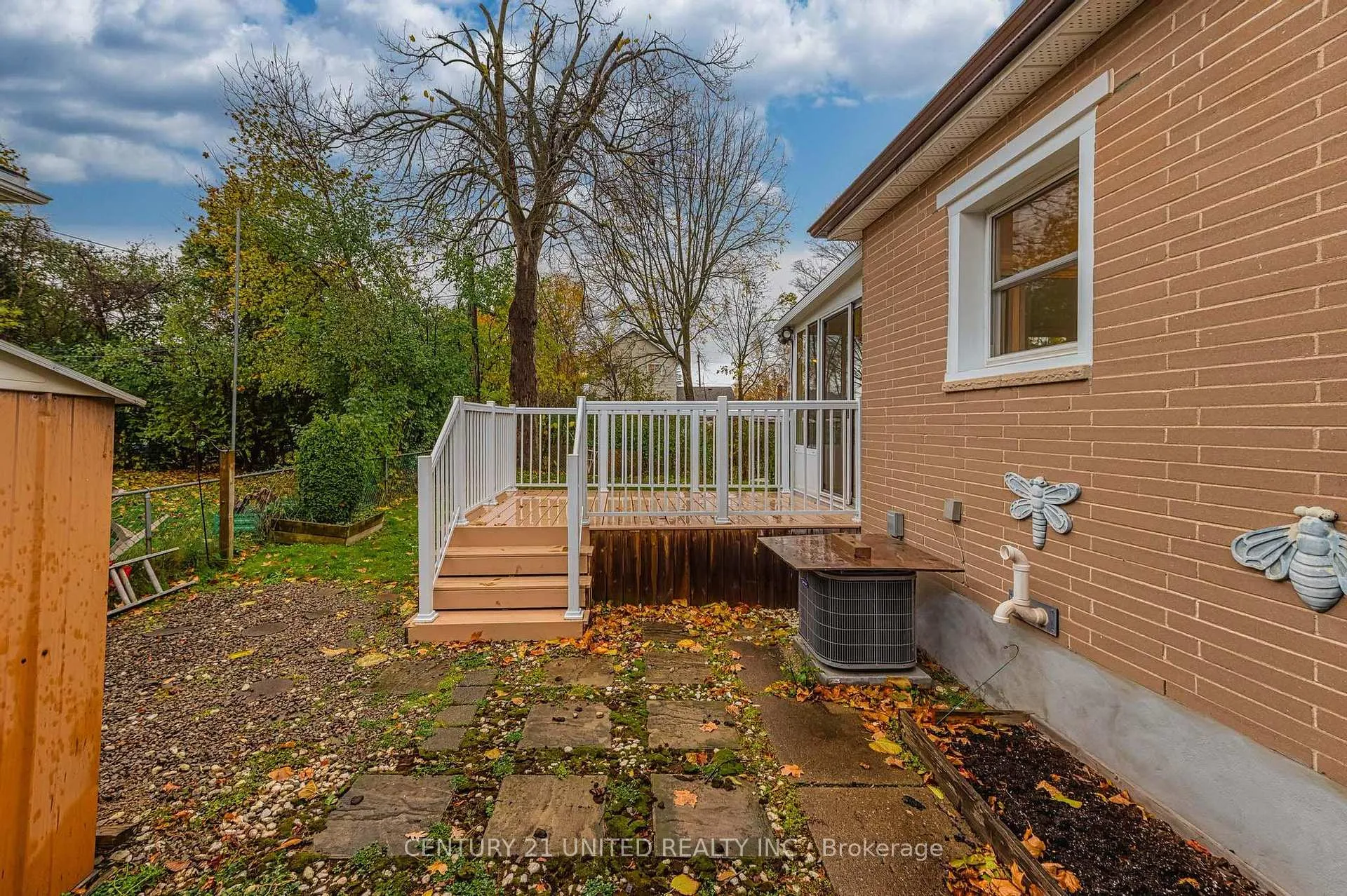 Photo 28 of 835 Barnardo Avenue, Peterborough, Northcrest Ward 5 — HOMEH
