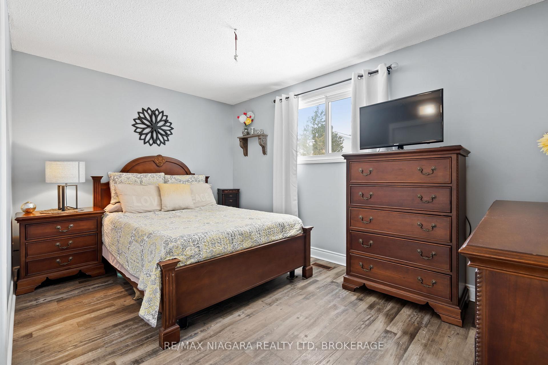 Photo 14 of 203 Gadsby Avenue, Welland, N. Welland — HOMEH
