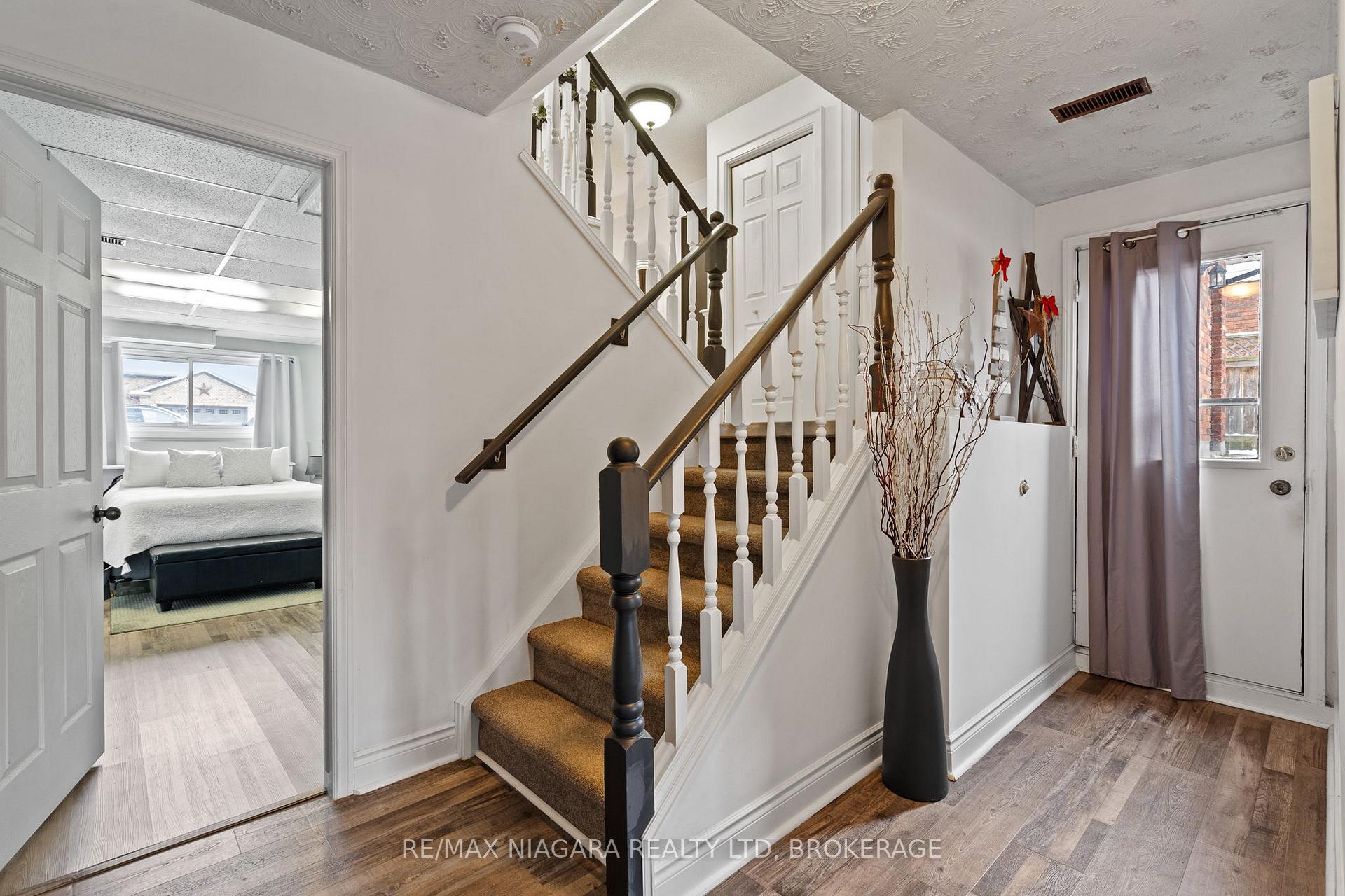 Photo 16 of 203 Gadsby Avenue, Welland, N. Welland — HOMEH