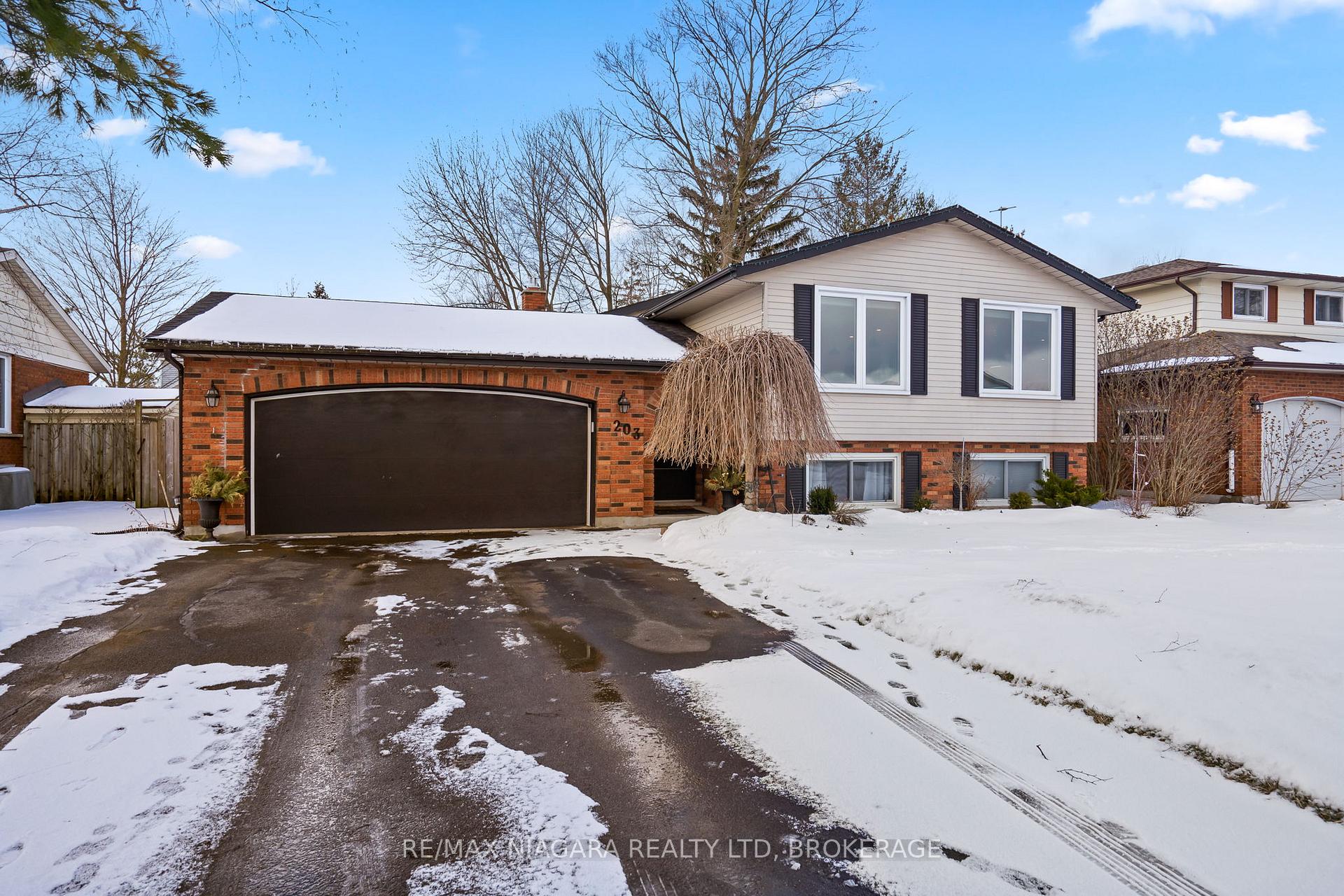 Photo 24 of 203 Gadsby Avenue, Welland, N. Welland — HOMEH