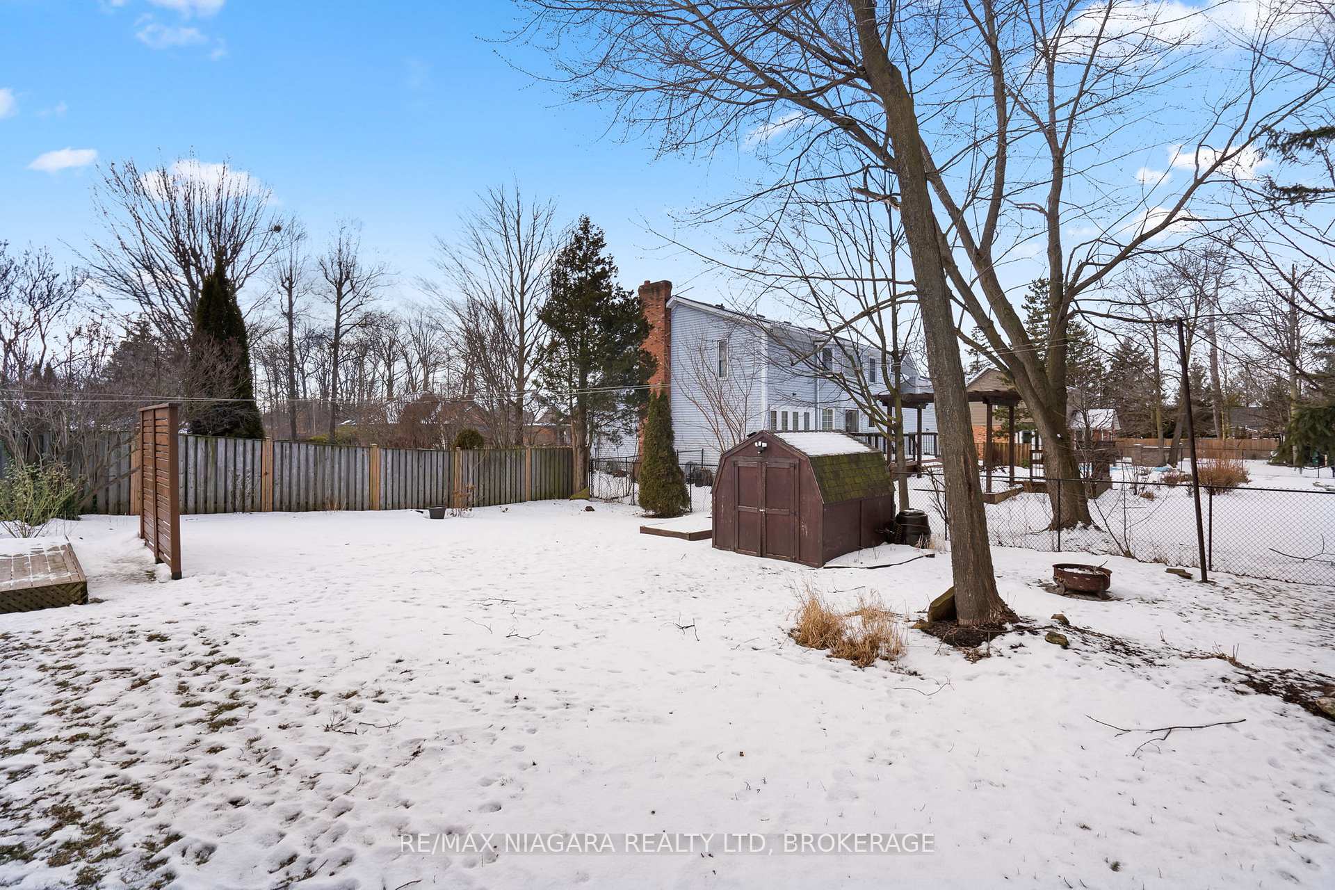 Photo 26 of 203 Gadsby Avenue, Welland, N. Welland — HOMEH