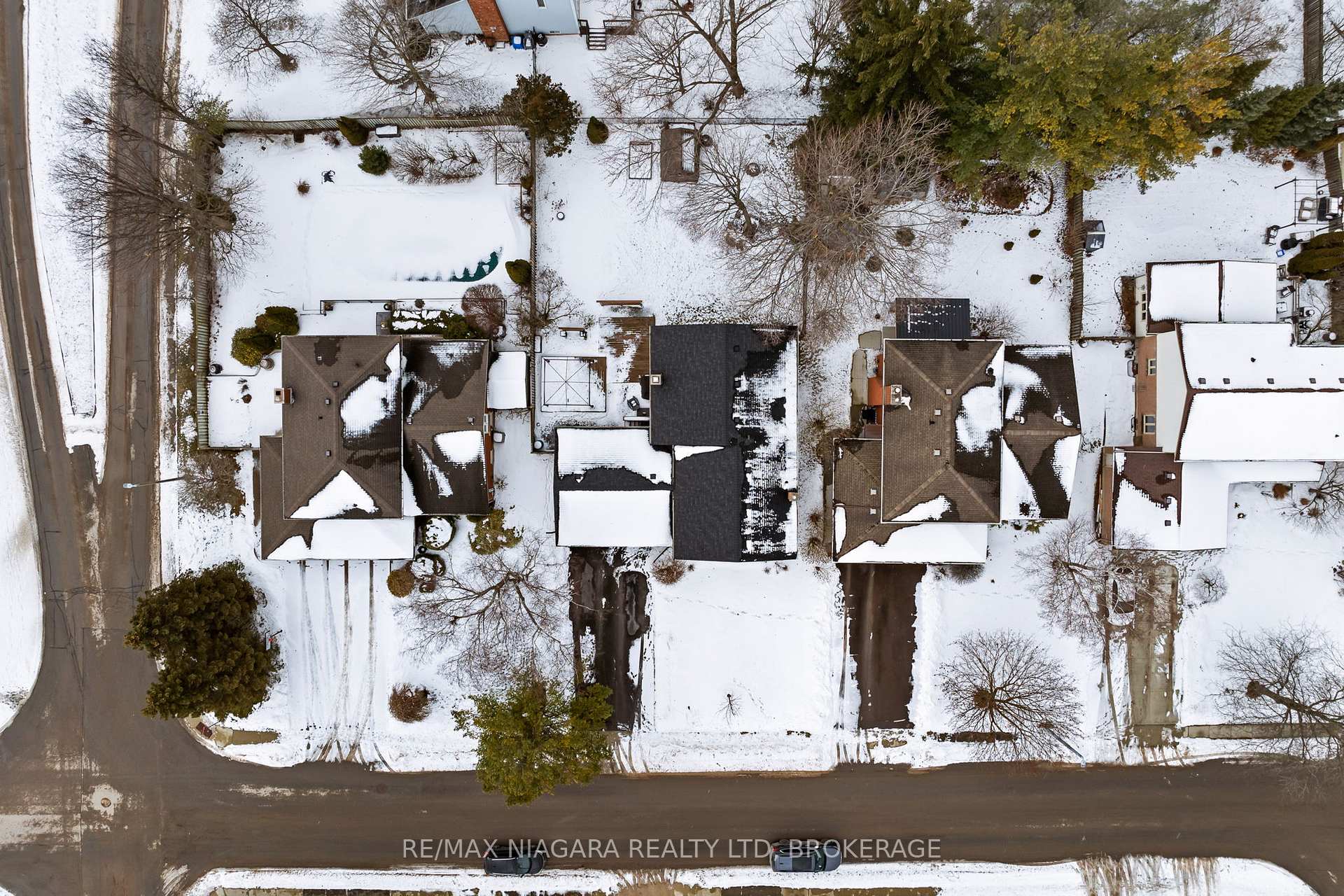 Photo 33 of 203 Gadsby Avenue, Welland, N. Welland — HOMEH