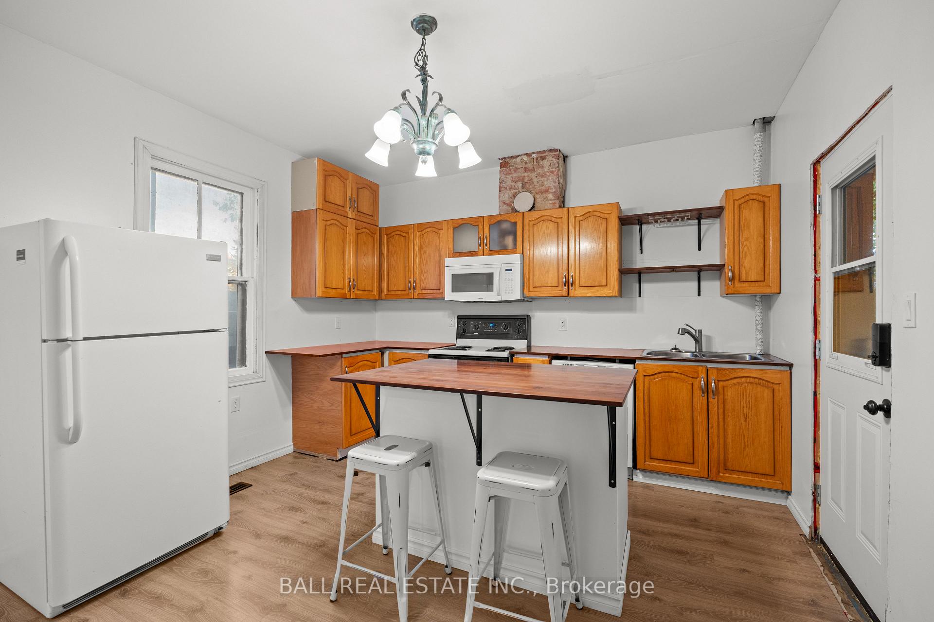 Photo 15 of 45 Lafayette Avenue, Peterborough, Town Ward 3 — HOMEH