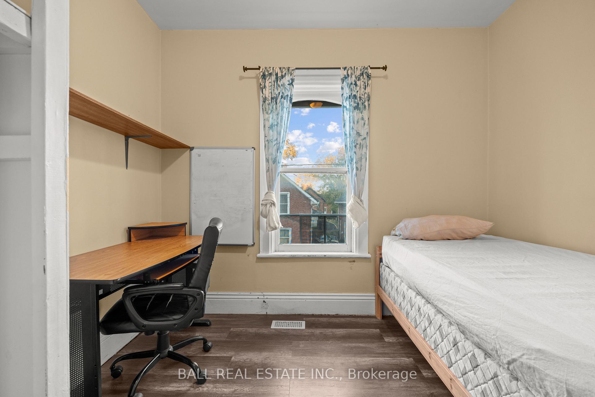Photo 24 of 45 Lafayette Avenue, Peterborough, Town Ward 3 — HOMEH