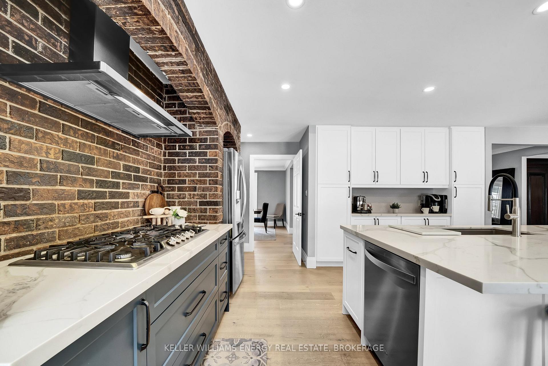 Photo 15 of 11 Glenlaura Crescent, Whitby, Rural Whitby — HOMEH