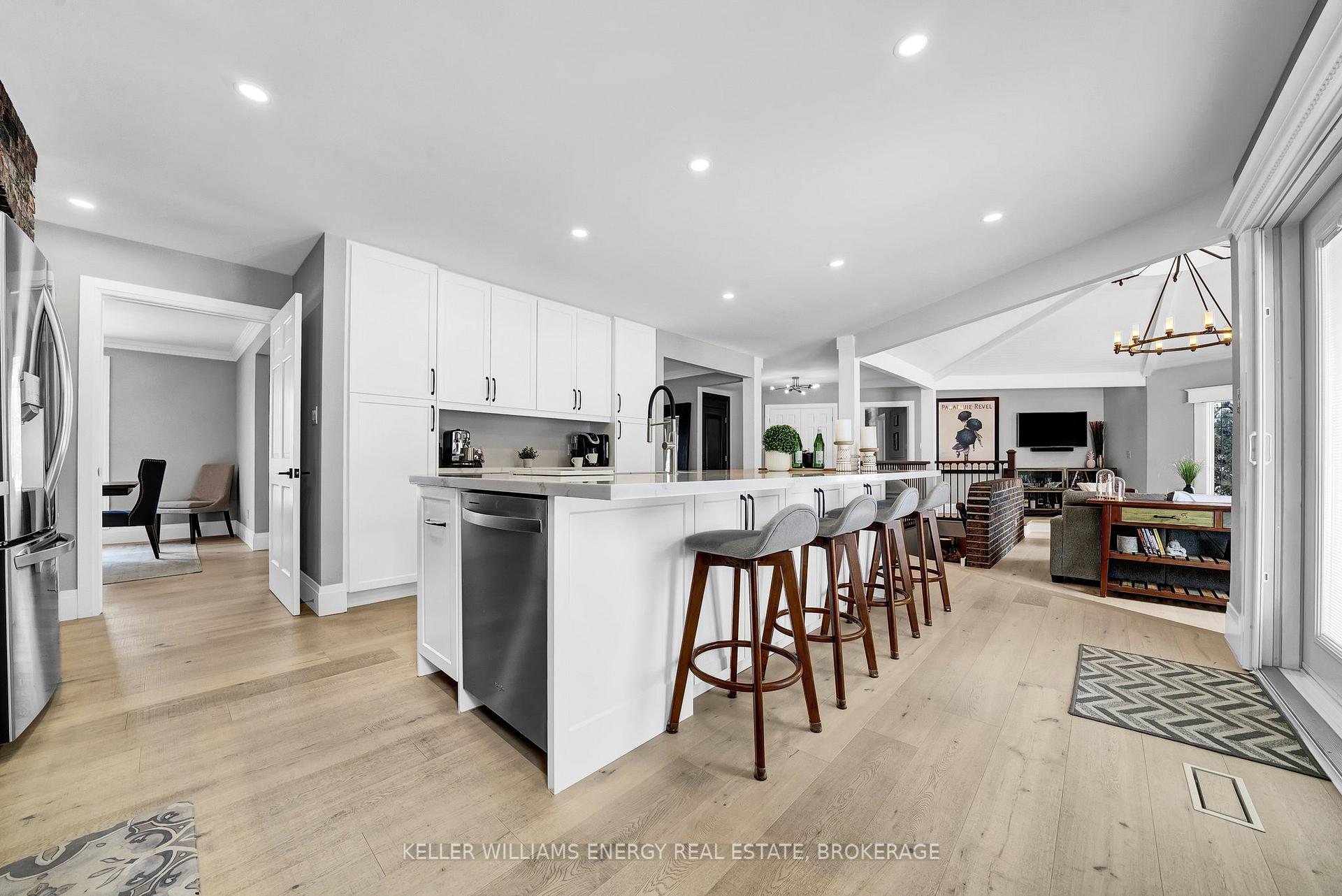 Photo 16 of 11 Glenlaura Crescent, Whitby, Rural Whitby — HOMEH