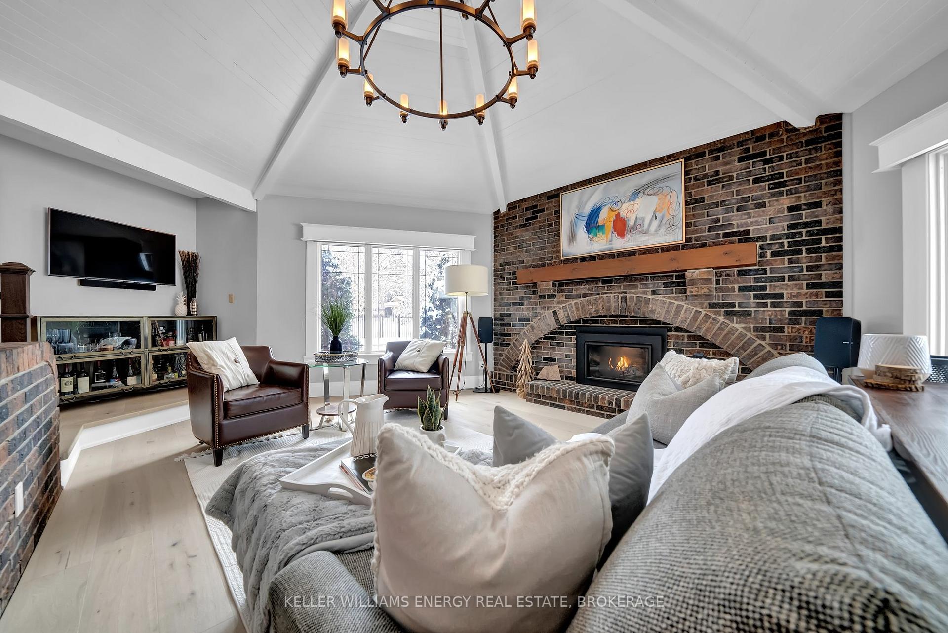 Photo 19 of 11 Glenlaura Crescent, Whitby, Rural Whitby — HOMEH