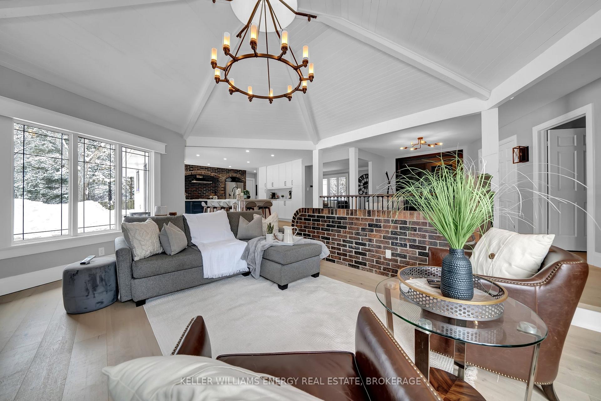 Photo 20 of 11 Glenlaura Crescent, Whitby, Rural Whitby — HOMEH