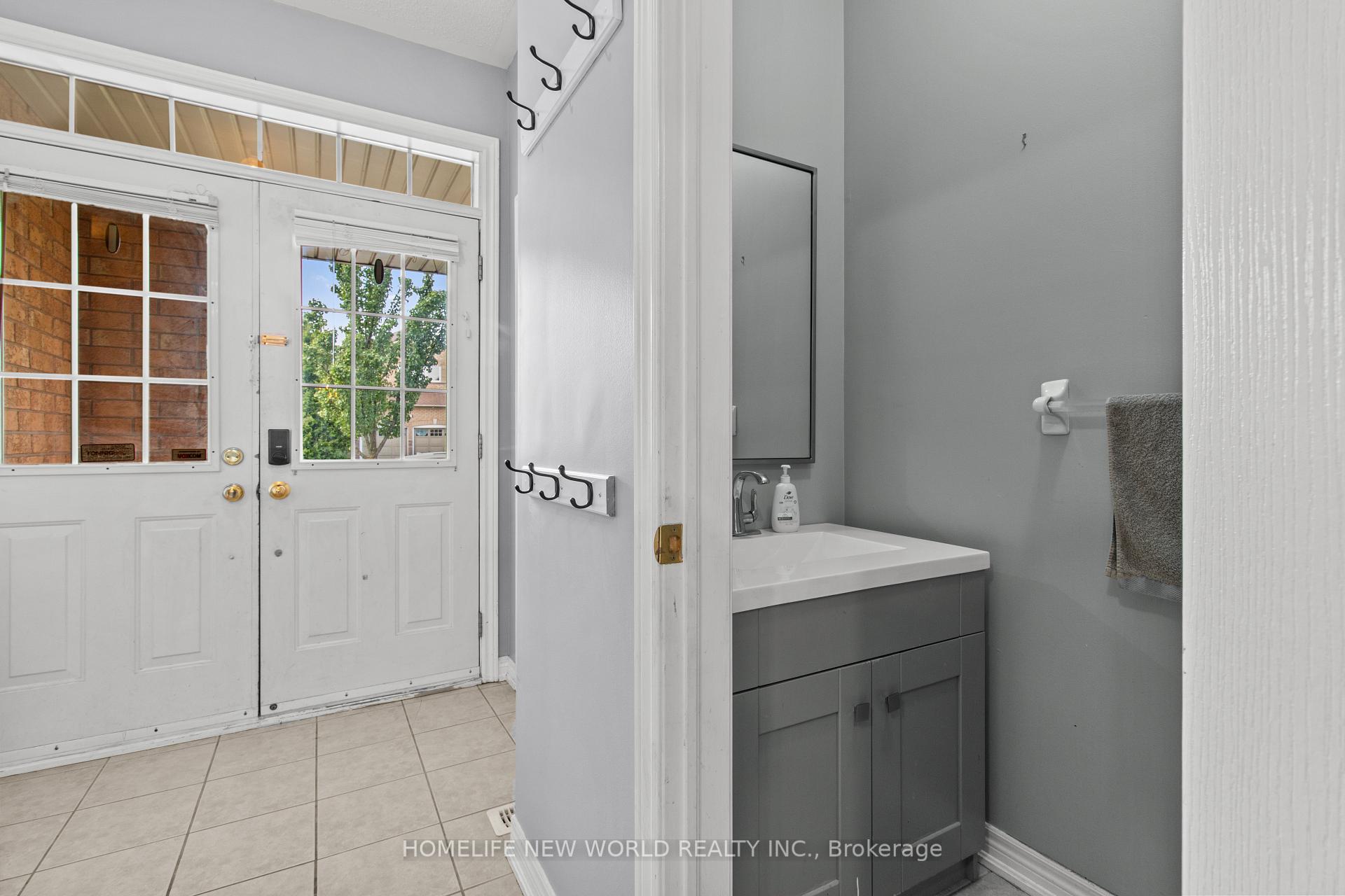 Photo 4 of 27 Holly Drive, Richmond Hill, Rouge Woods — HOMEH
