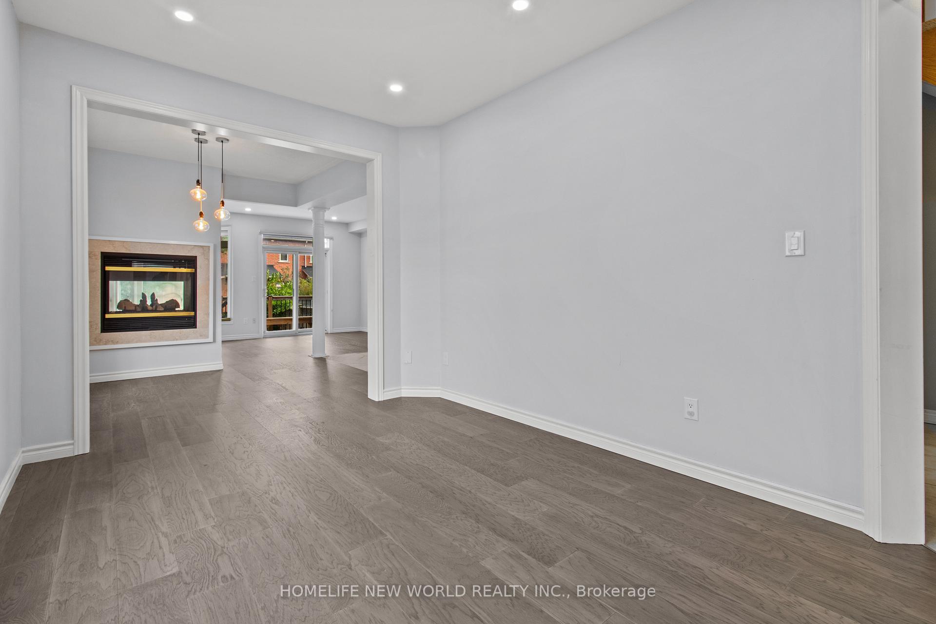 Photo 6 of 27 Holly Drive, Richmond Hill, Rouge Woods — HOMEH