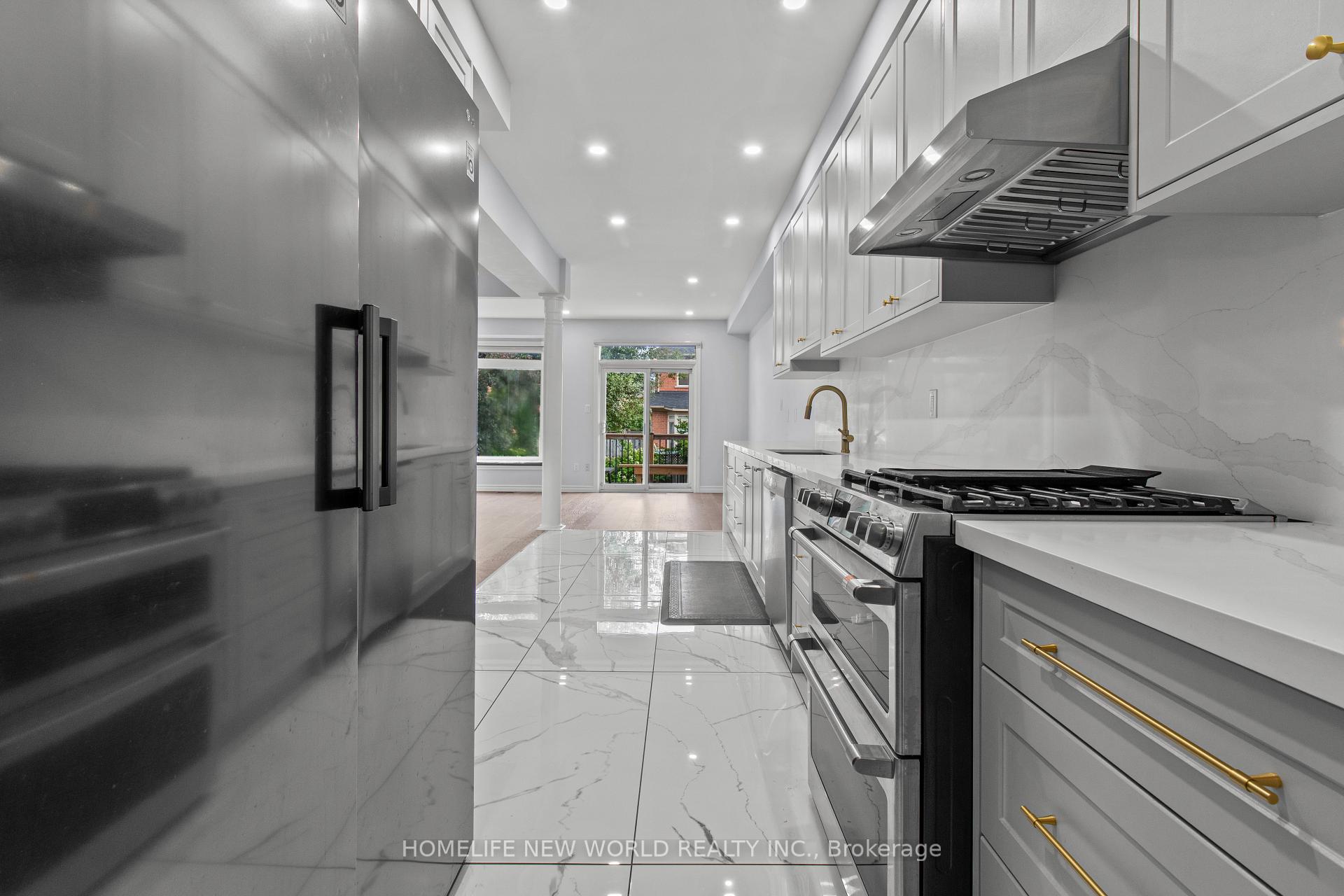 Photo 12 of 27 Holly Drive, Richmond Hill, Rouge Woods — HOMEH