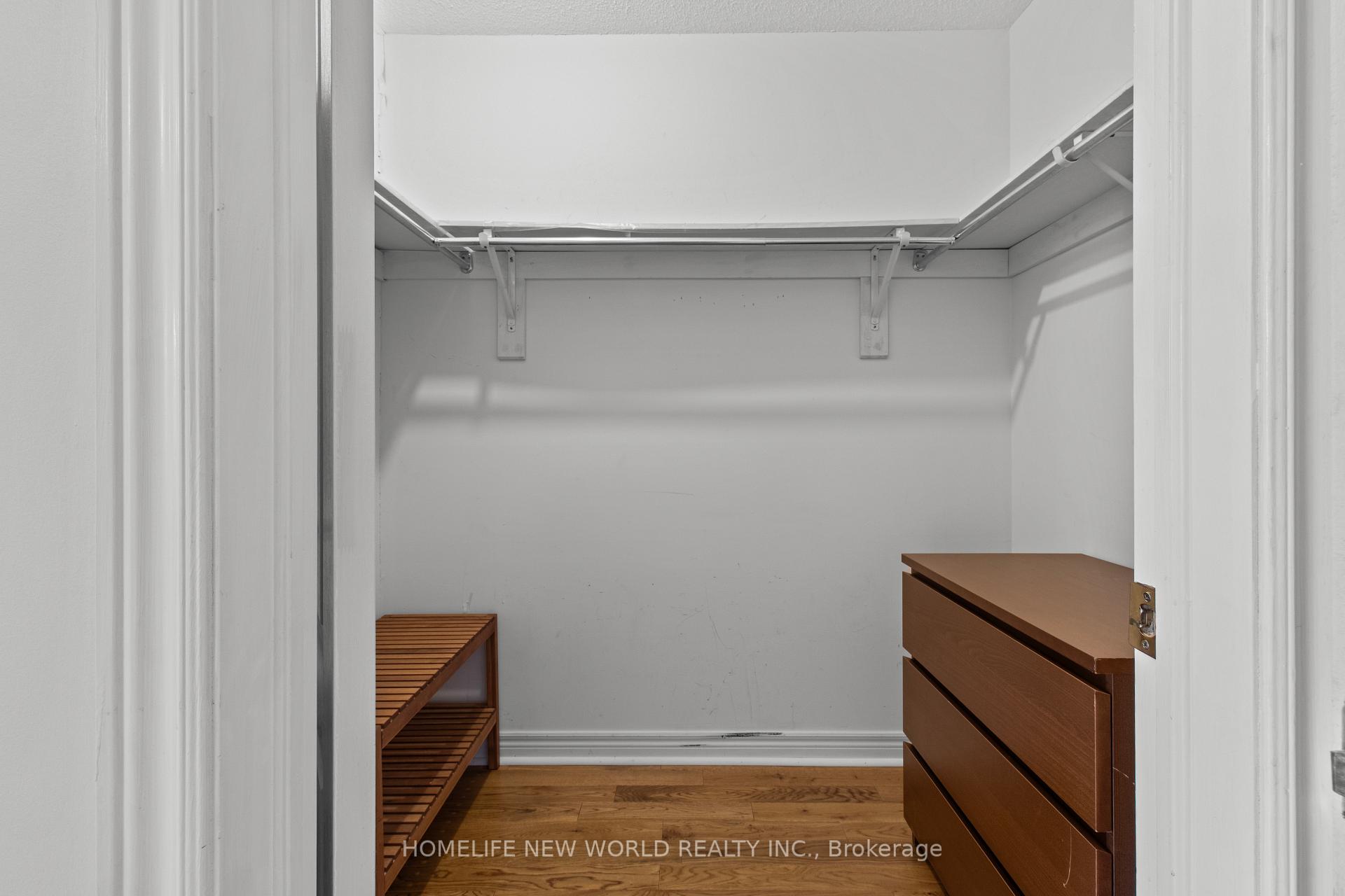 Photo 17 of 27 Holly Drive, Richmond Hill, Rouge Woods — HOMEH