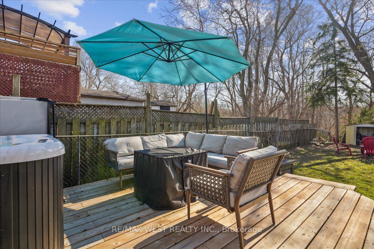 Photo 10 of 497 St. Lawrence Avenue, Oshawa, Central — HOMEH