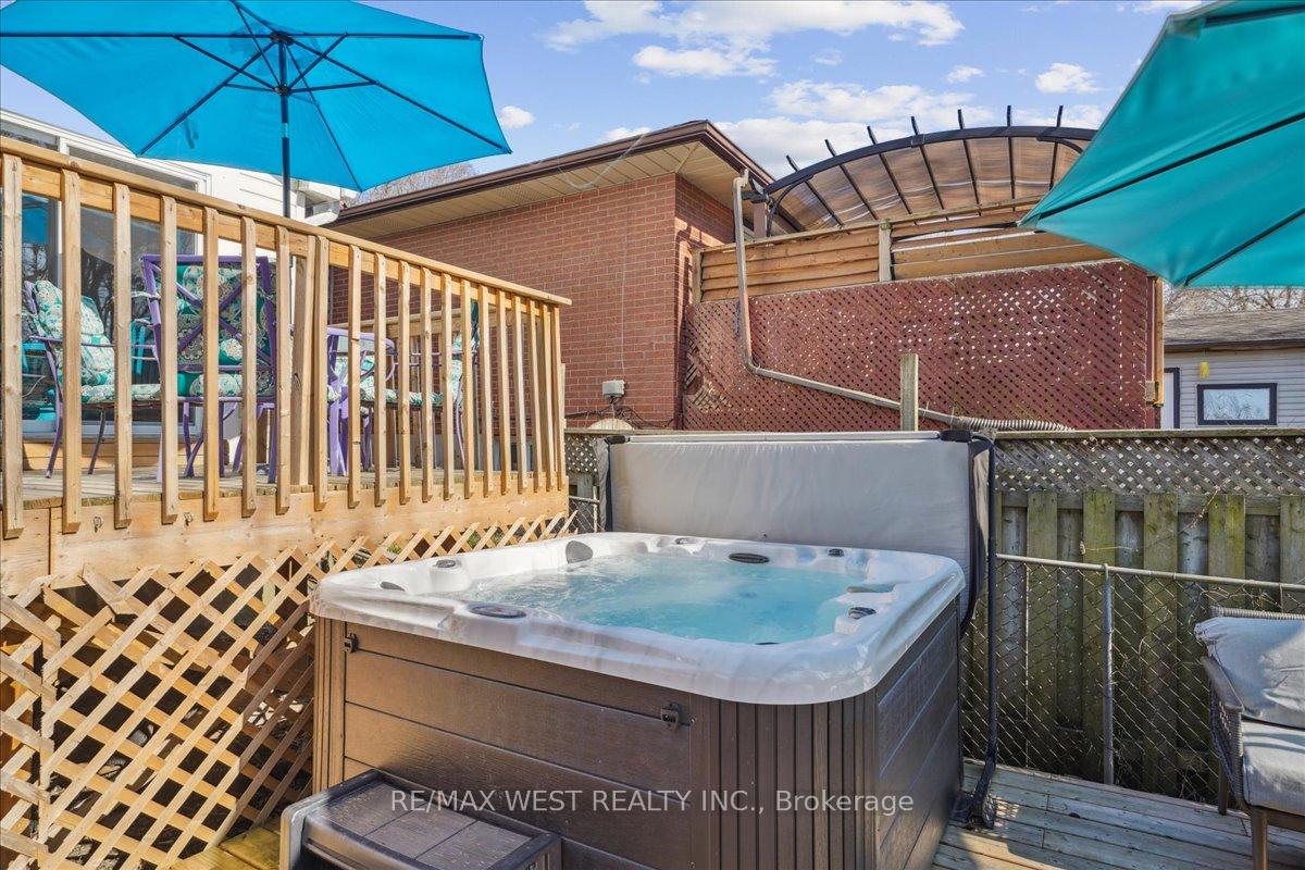 Photo 11 of 497 St. Lawrence Avenue, Oshawa, Central — HOMEH