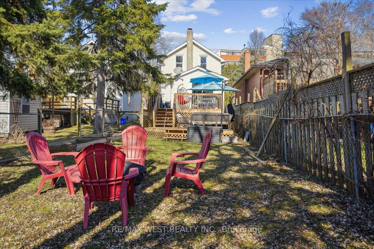 Photo 12 of 497 St. Lawrence Avenue, Oshawa, Central — HOMEH