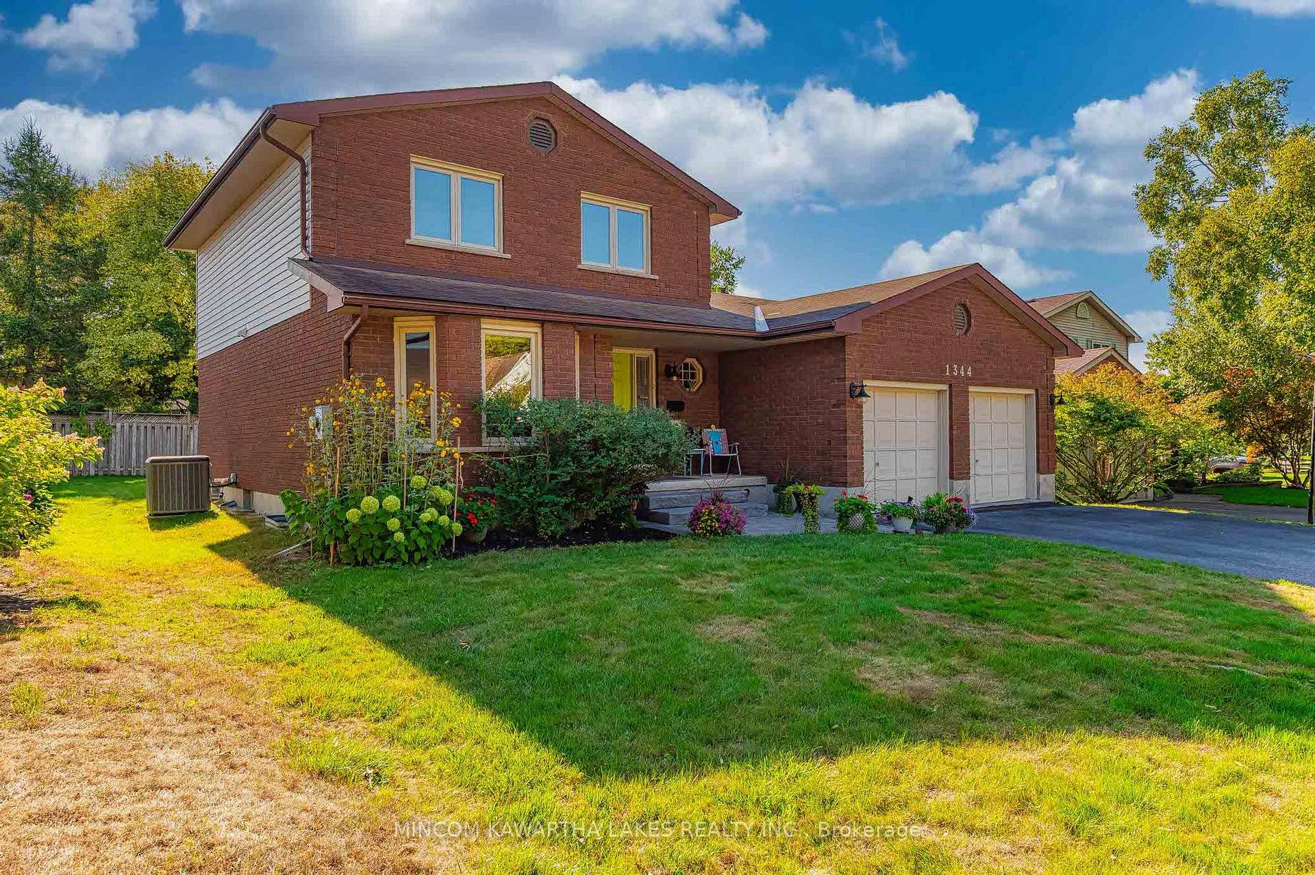 Photo 2 of 1344 Hetherington Drive, Peterborough, Northcrest Ward 5 — HOMEH