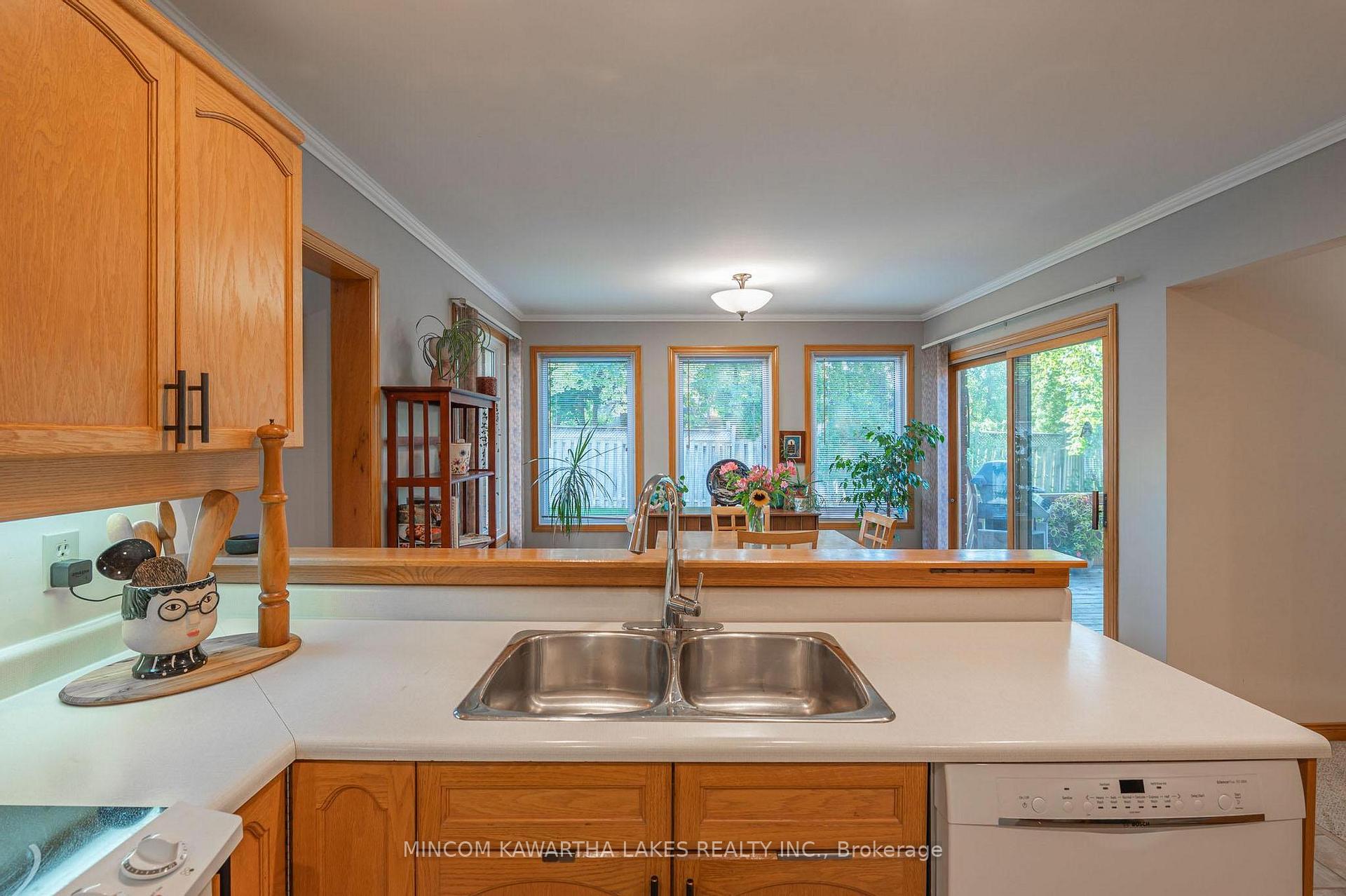 Photo 20 of 1344 Hetherington Drive, Peterborough, Northcrest Ward 5 — HOMEH