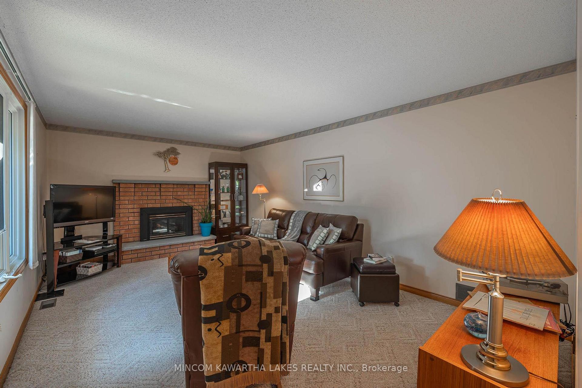 Photo 21 of 1344 Hetherington Drive, Peterborough, Northcrest Ward 5 — HOMEH