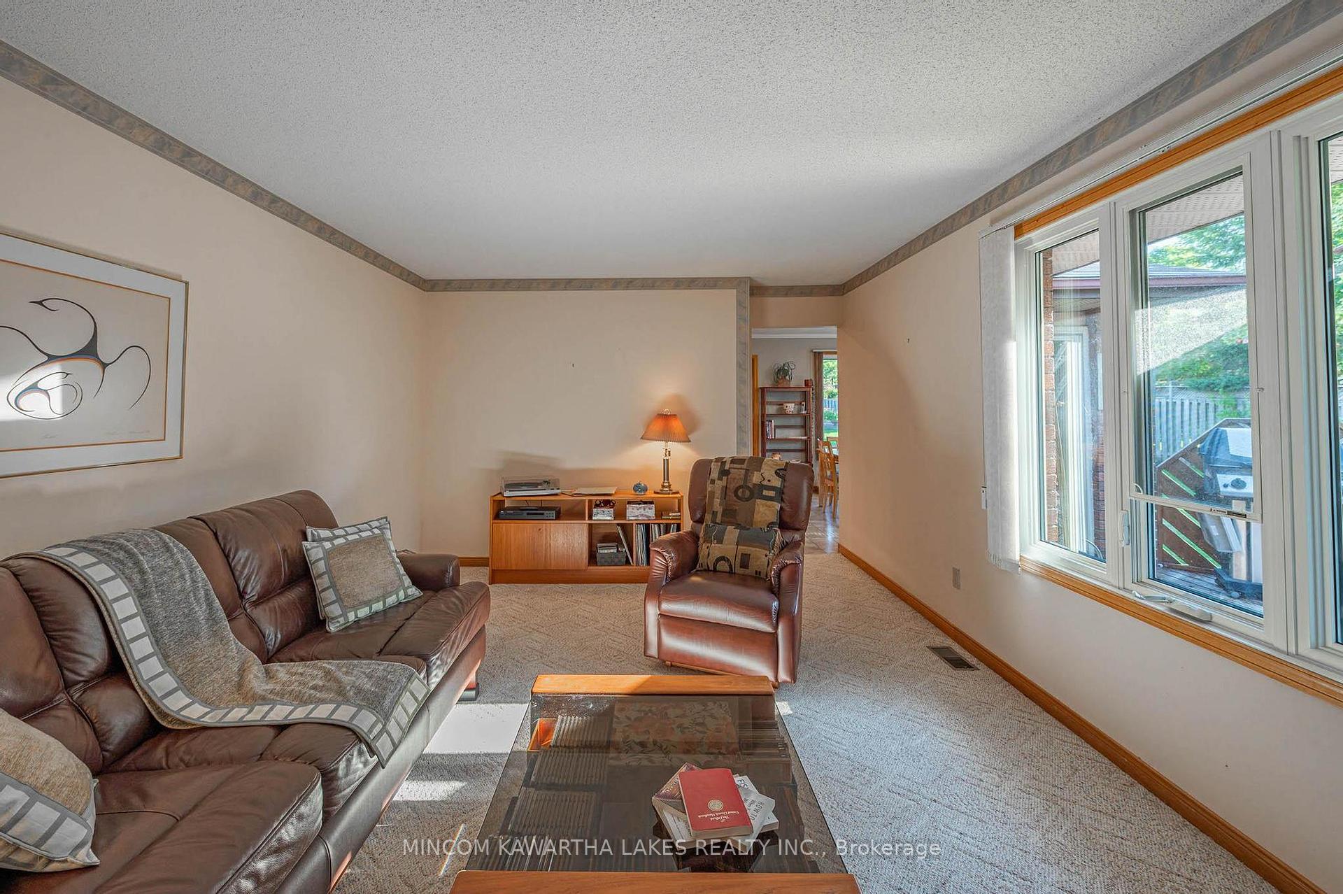 Photo 23 of 1344 Hetherington Drive, Peterborough, Northcrest Ward 5 — HOMEH