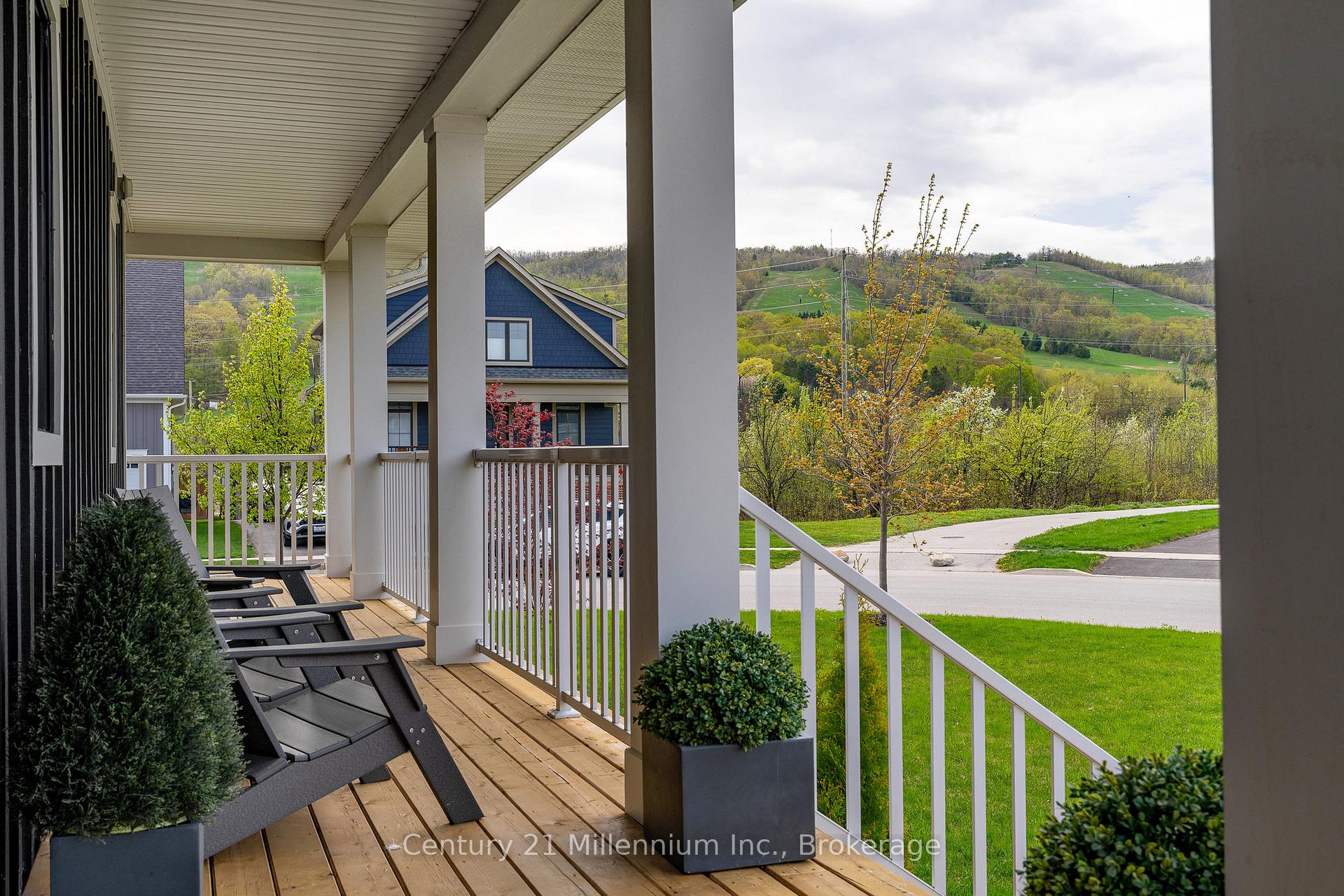 Photo 2 of 225 Yellow Birch Crescent, Blue Mountains — HOMEH
