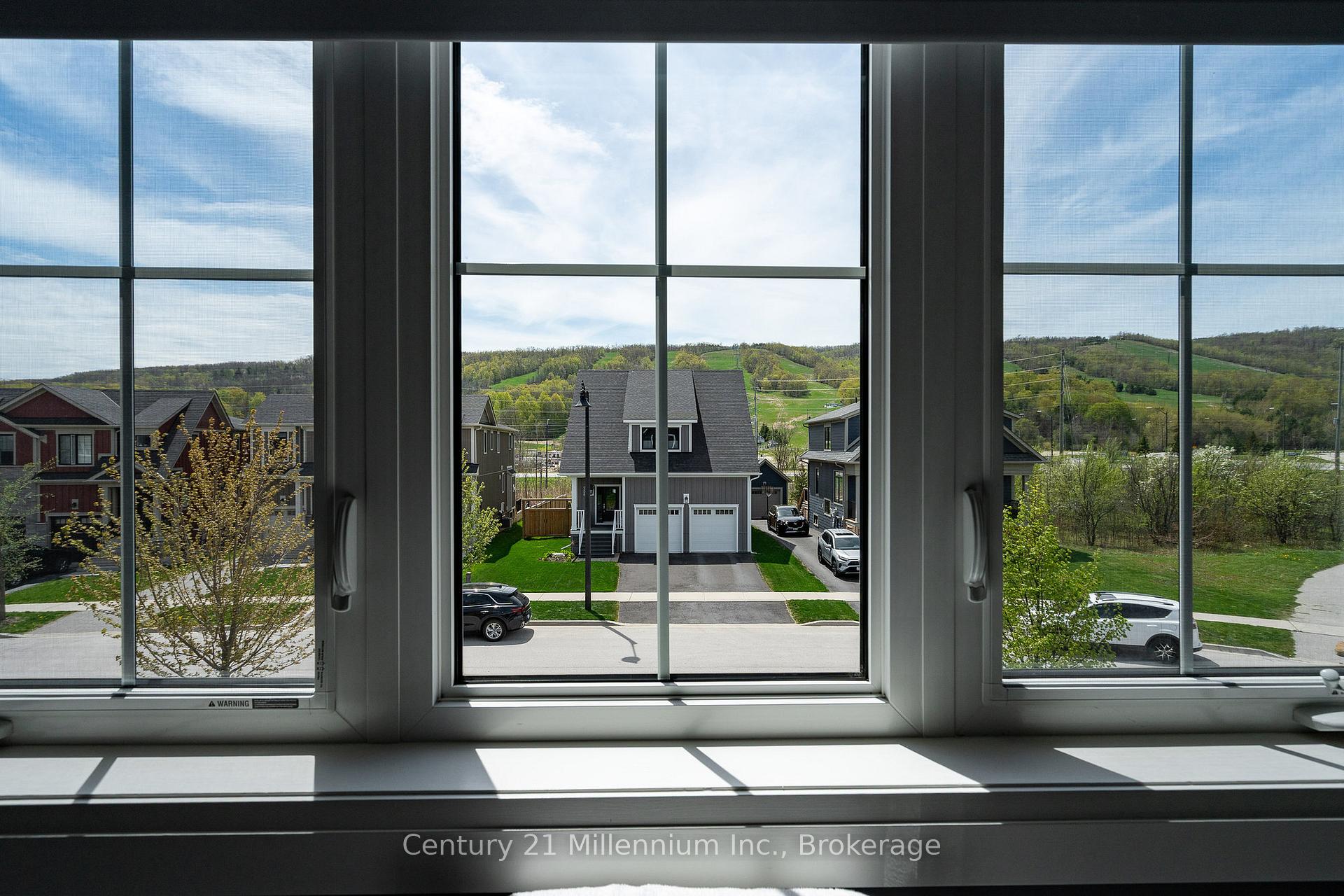 Photo 19 of 225 Yellow Birch Crescent, Blue Mountains — HOMEH