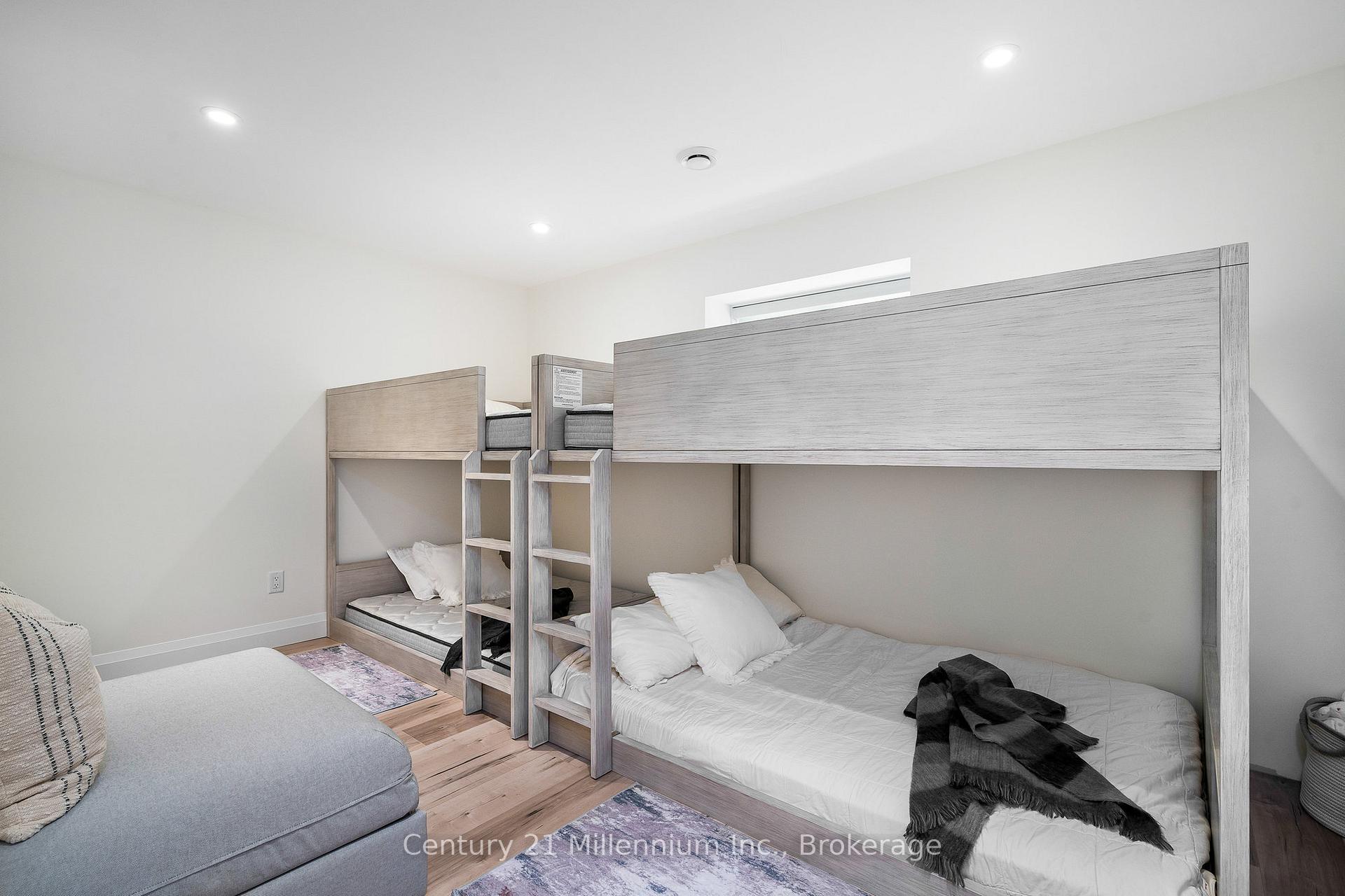 Photo 34 of 225 Yellow Birch Crescent, Blue Mountains — HOMEH