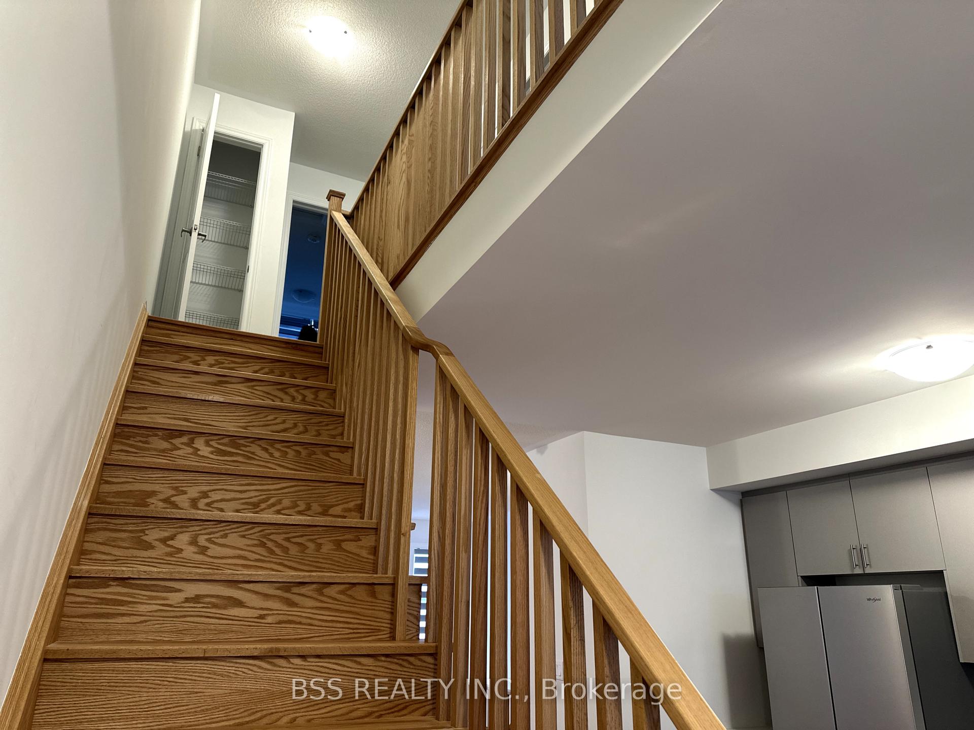 Photo 7 of 792 Eddystone Path, Oshawa, Donevan — HOMEH