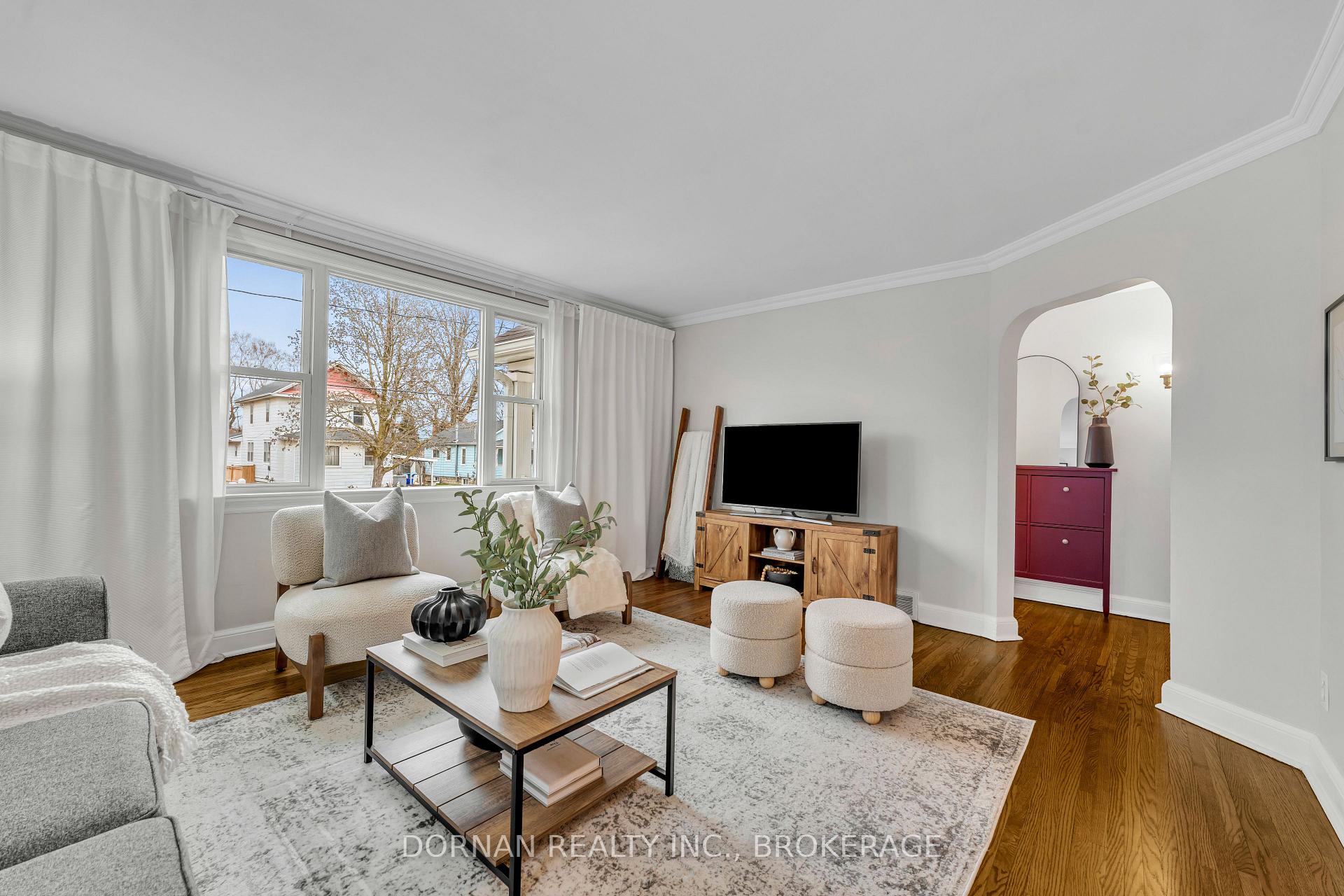 Photo 17 of 408 Perry Street, Whitby, Downtown Whitby — HOMEH