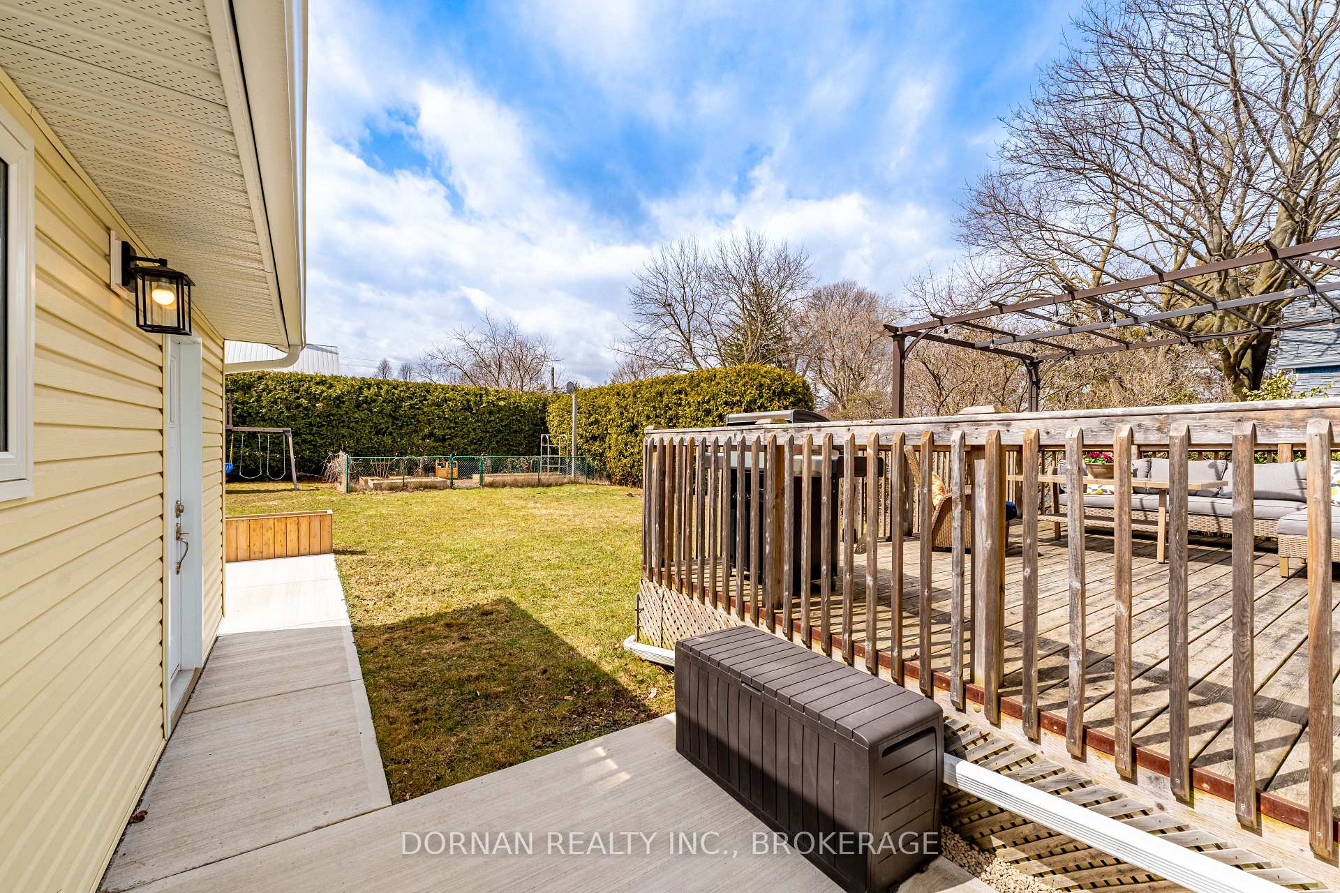Photo 34 of 408 Perry Street, Whitby, Downtown Whitby — HOMEH