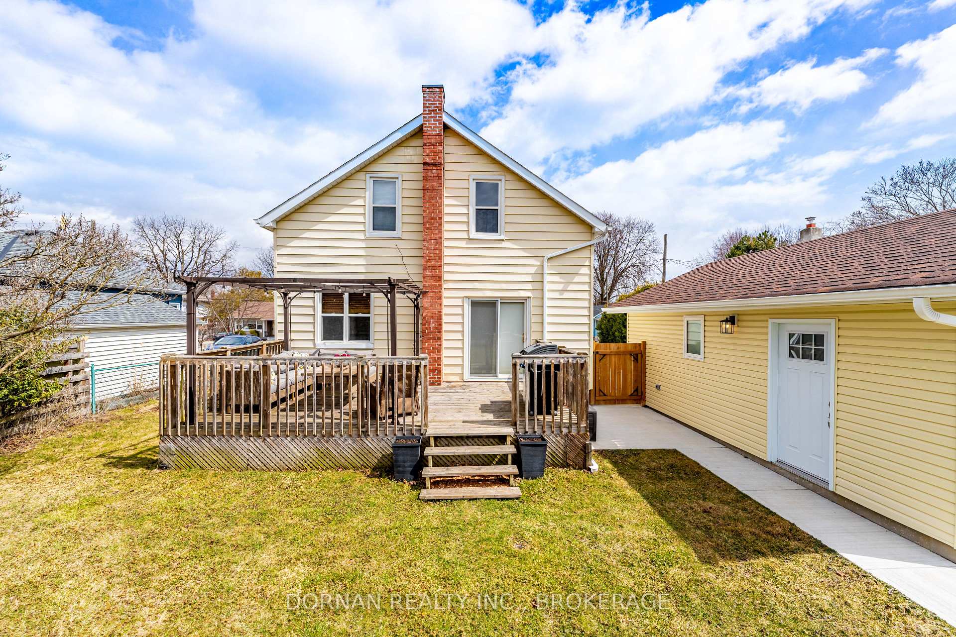 Photo 36 of 408 Perry Street, Whitby, Downtown Whitby — HOMEH